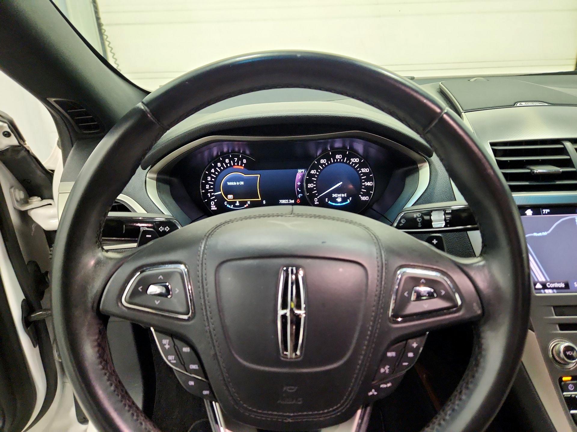 Thumbnail: 2017 Lincoln MKZ - 10