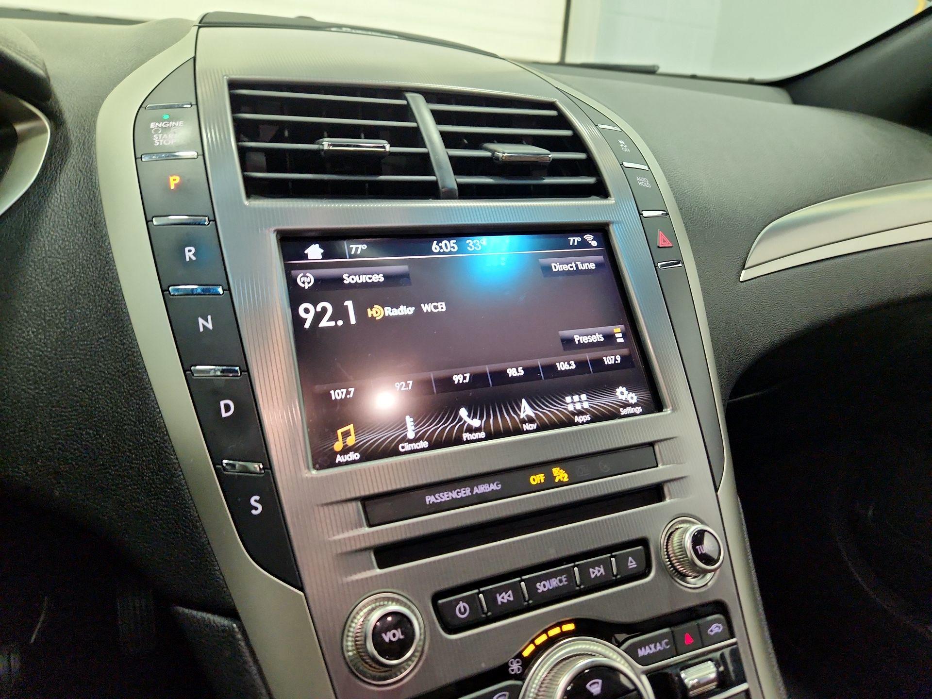 Thumbnail: 2017 Lincoln MKZ - 16