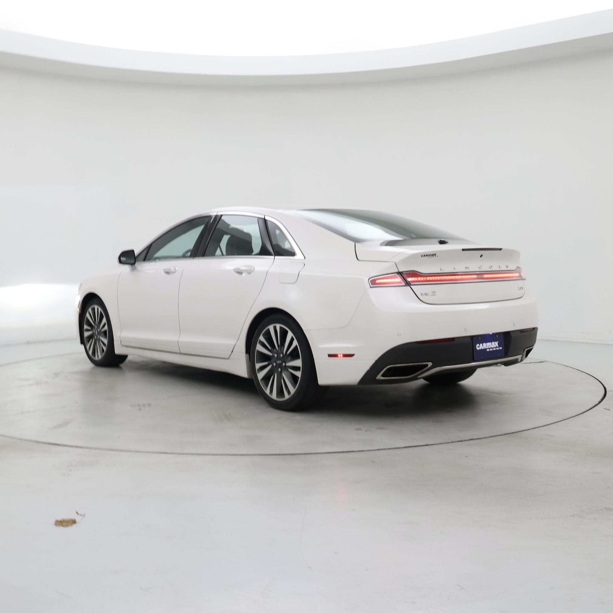 Thumbnail: 2017 Lincoln MKZ - 2