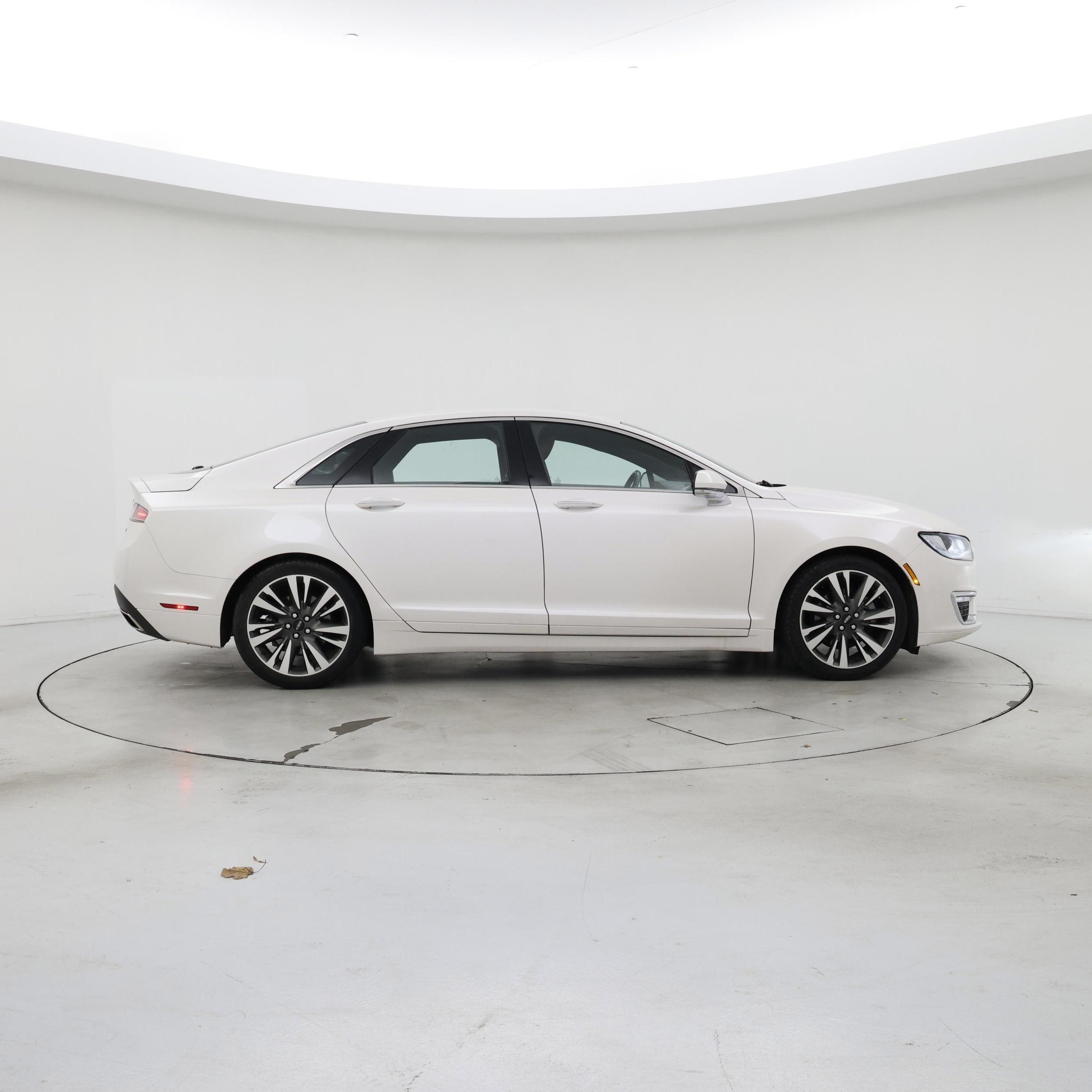 Thumbnail: 2017 Lincoln MKZ - 7