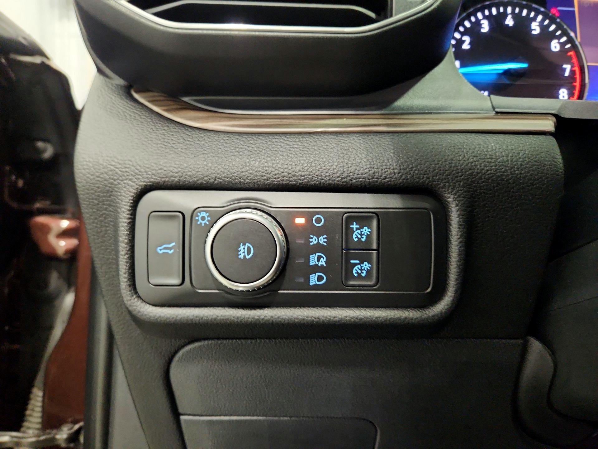 Thumbnail: 2020 Ford Explorer - 13