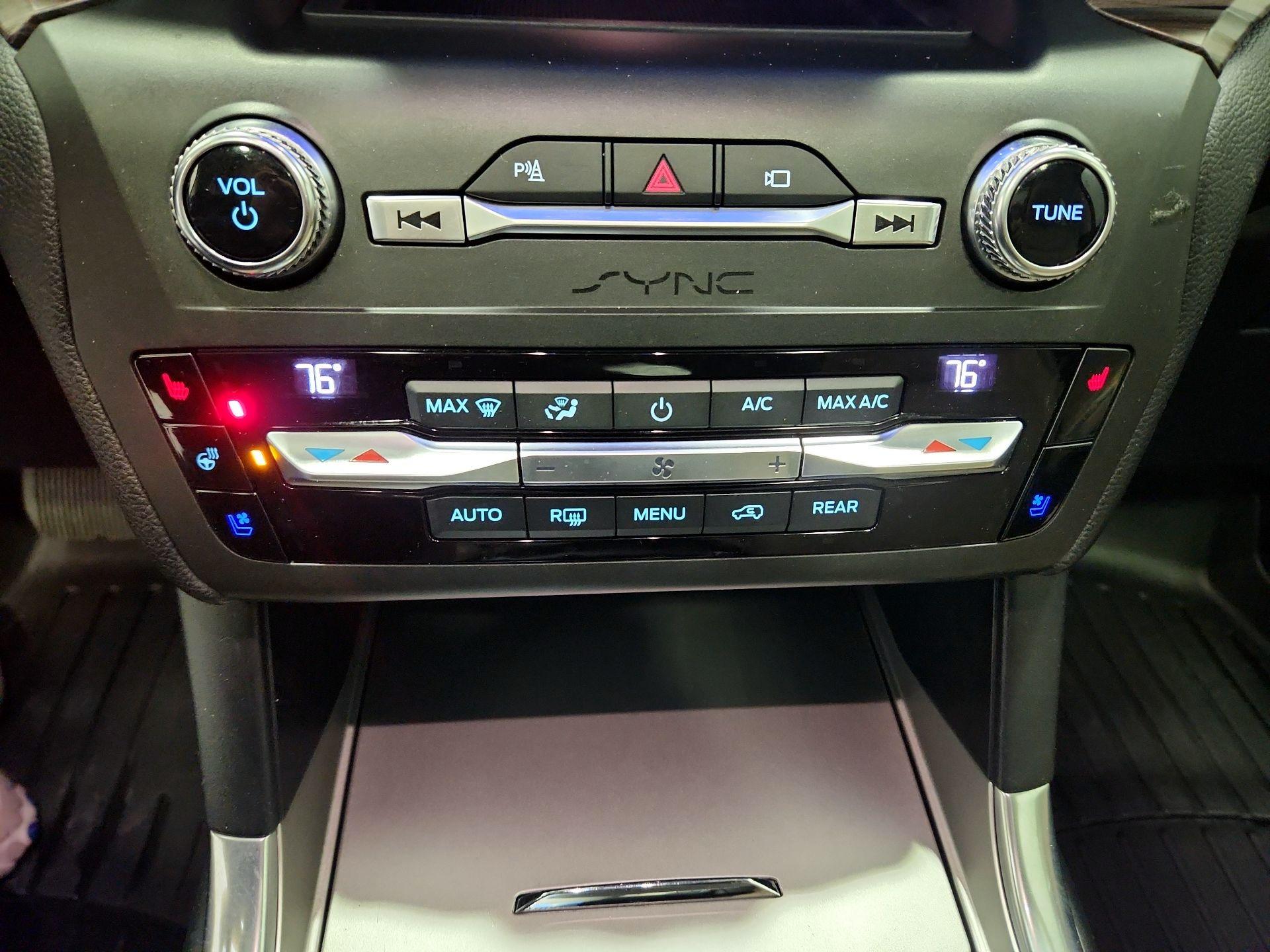 Thumbnail: 2020 Ford Explorer - 16