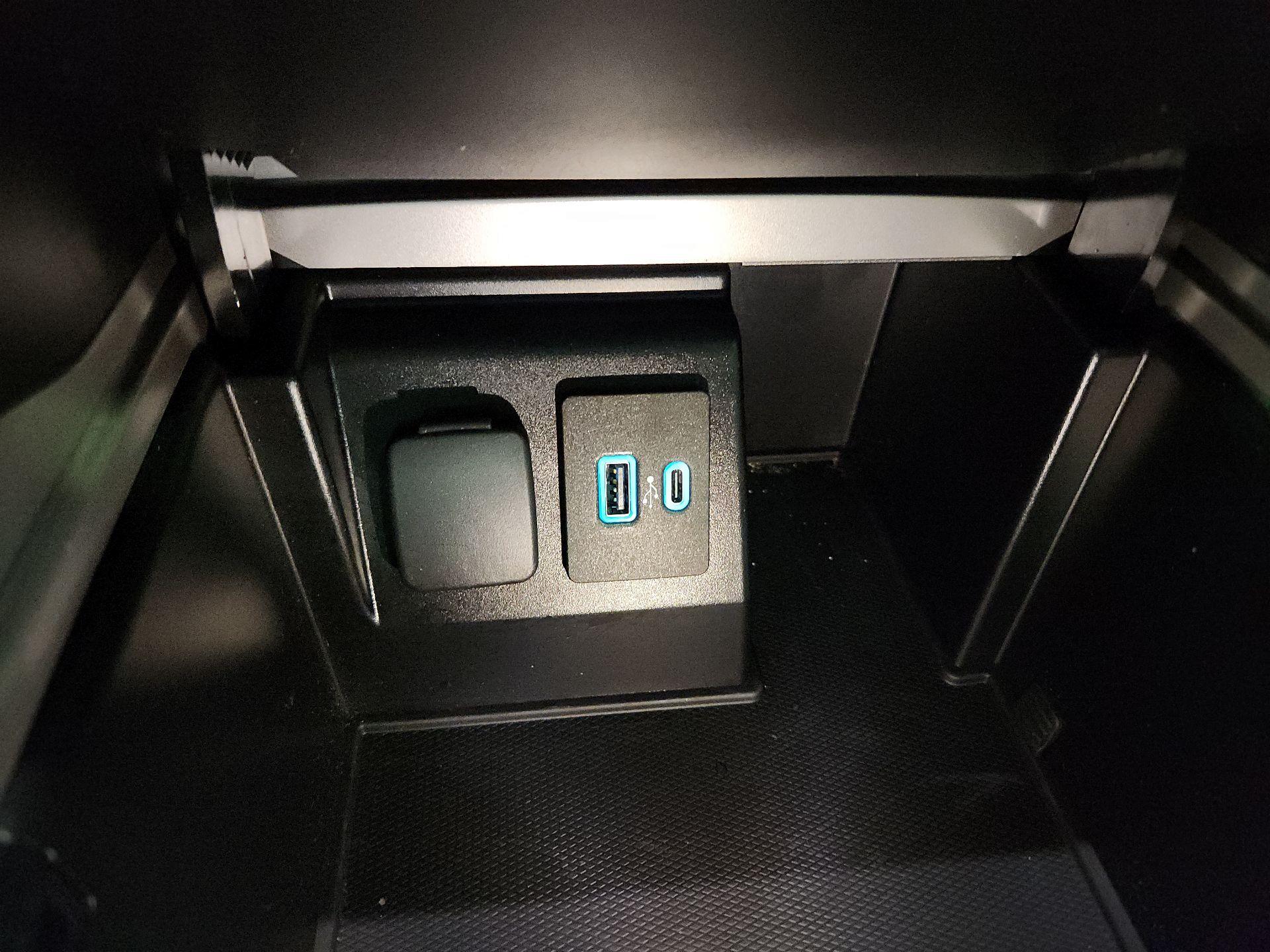 Thumbnail: 2020 Ford Explorer - 18