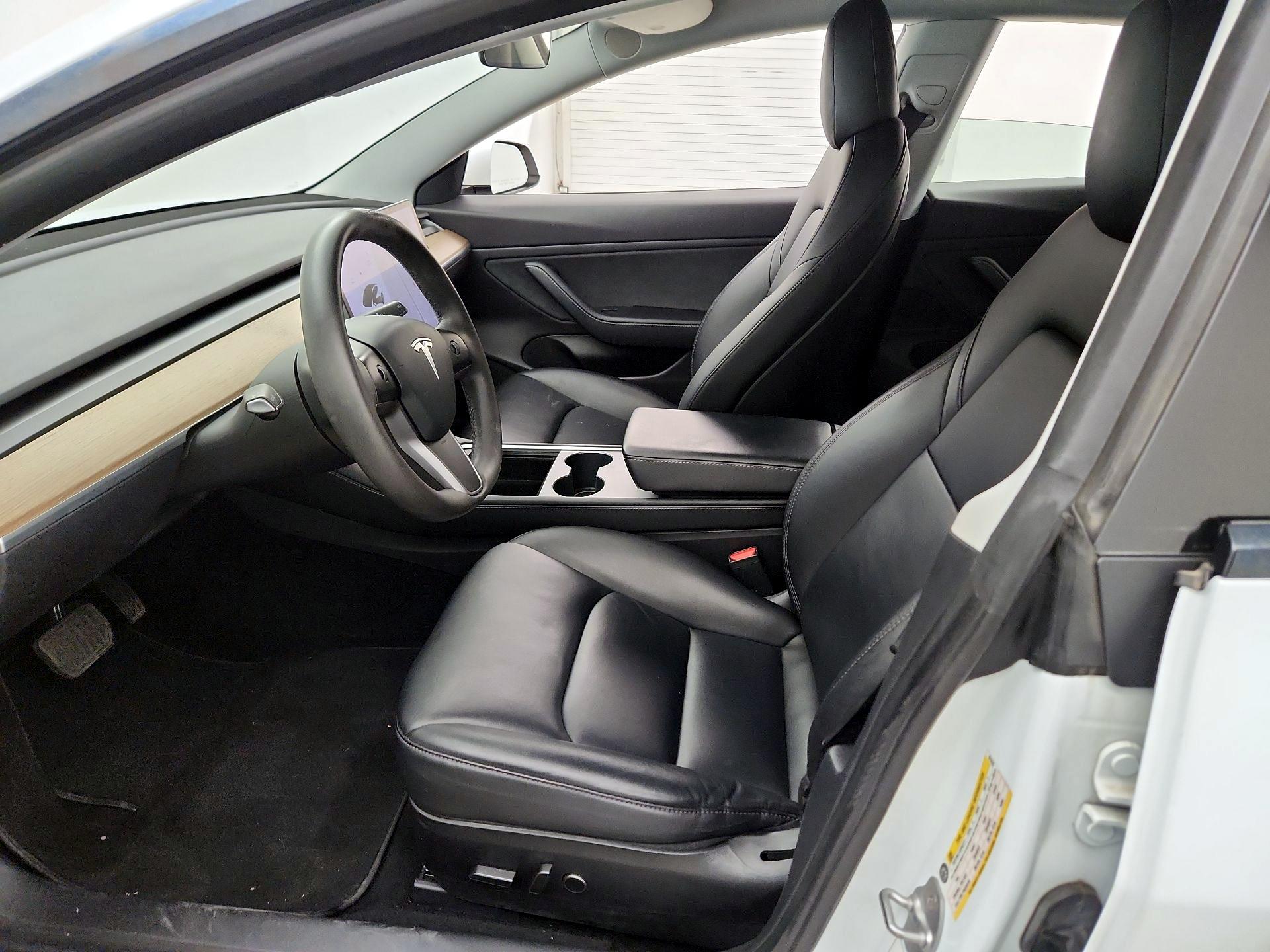 Thumbnail: 2021 Tesla Model 3 - 11