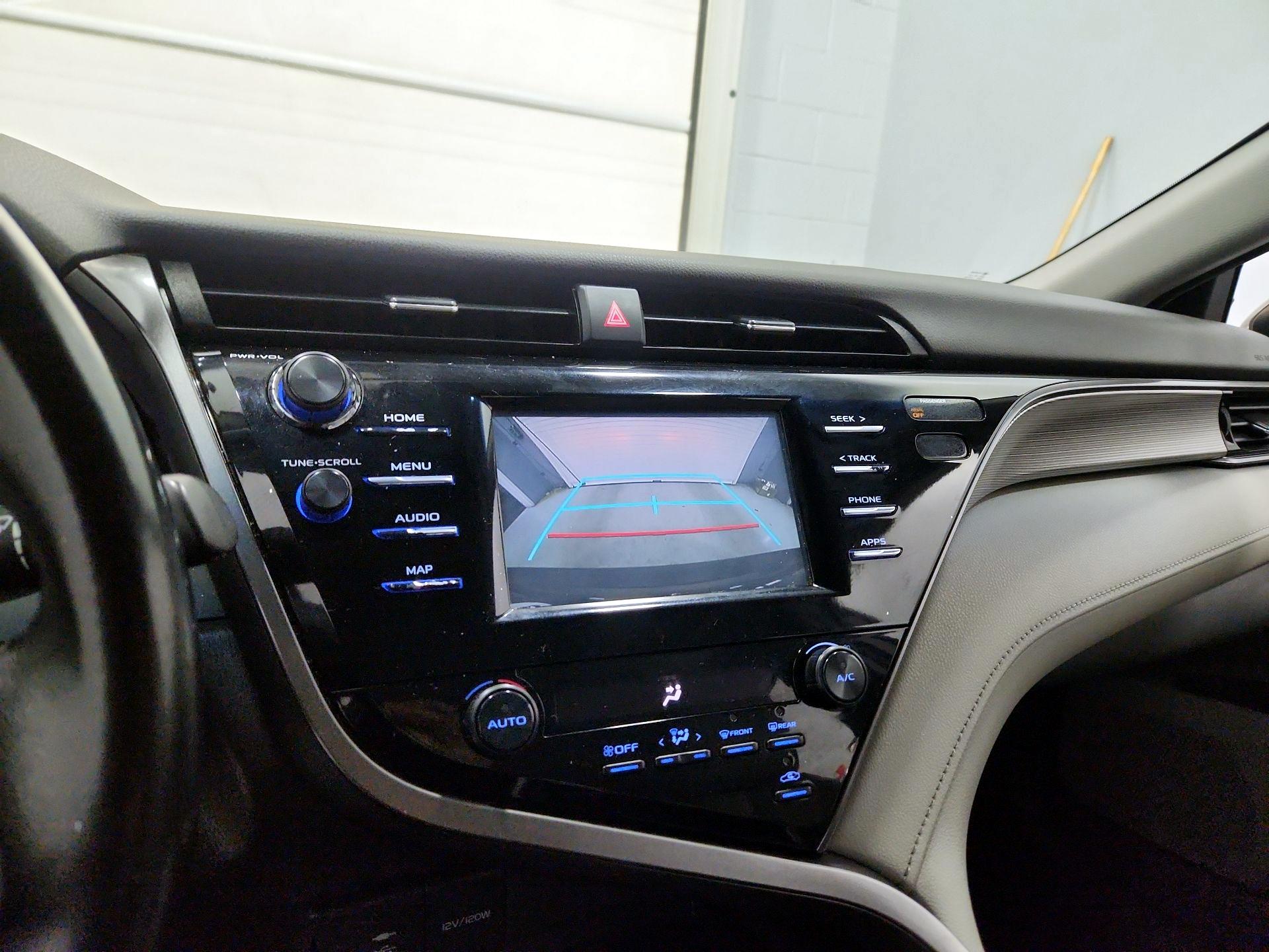 Thumbnail: 2019 Toyota Camry - 14