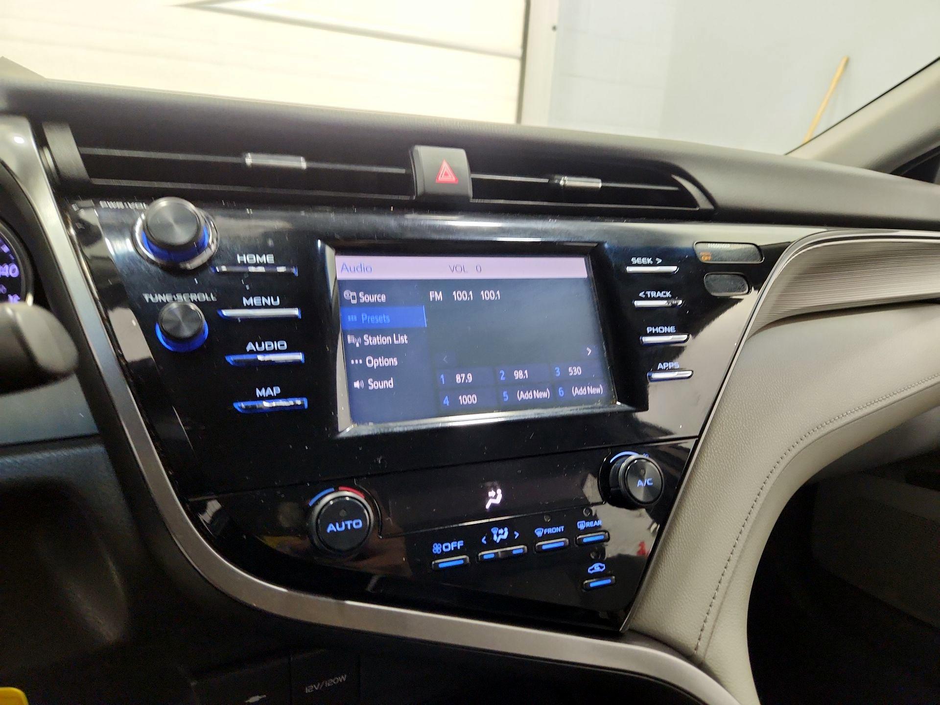 Thumbnail: 2019 Toyota Camry - 15