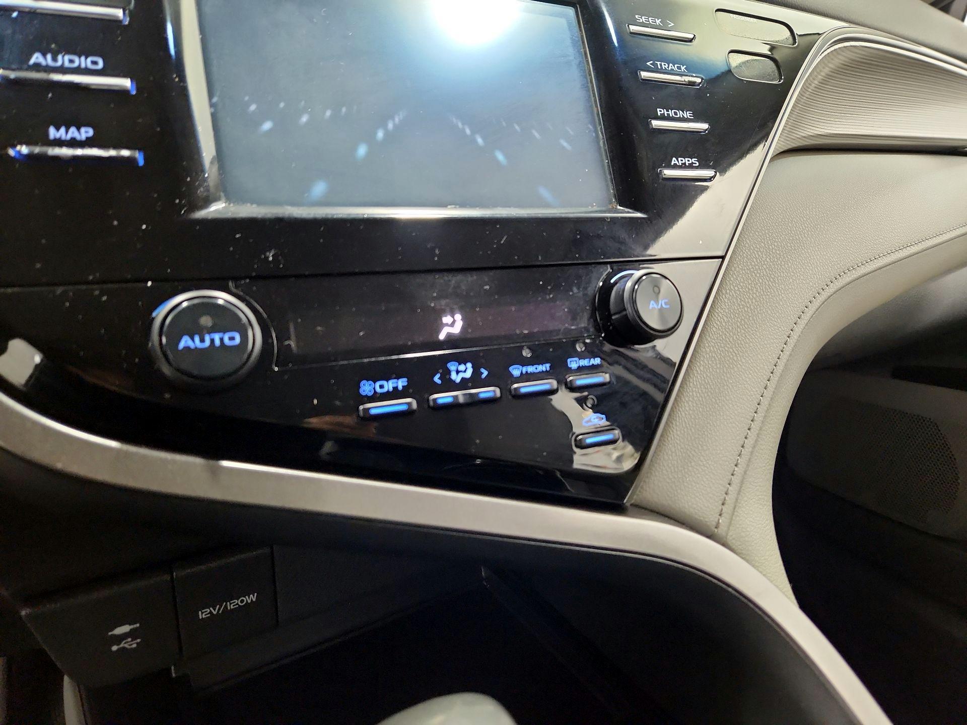 Thumbnail: 2019 Toyota Camry - 16