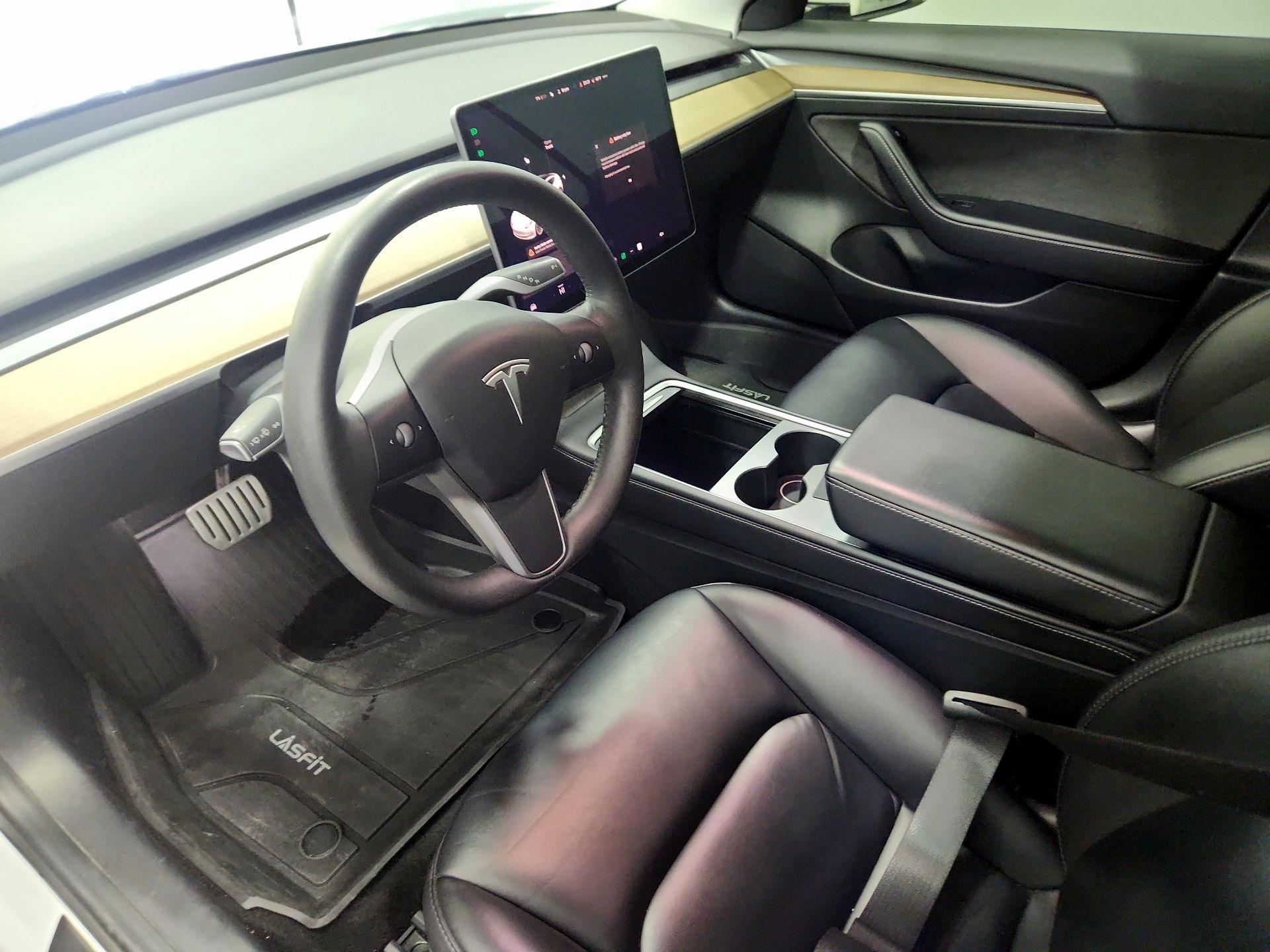 Thumbnail: 2022 Tesla Model 3 - 11