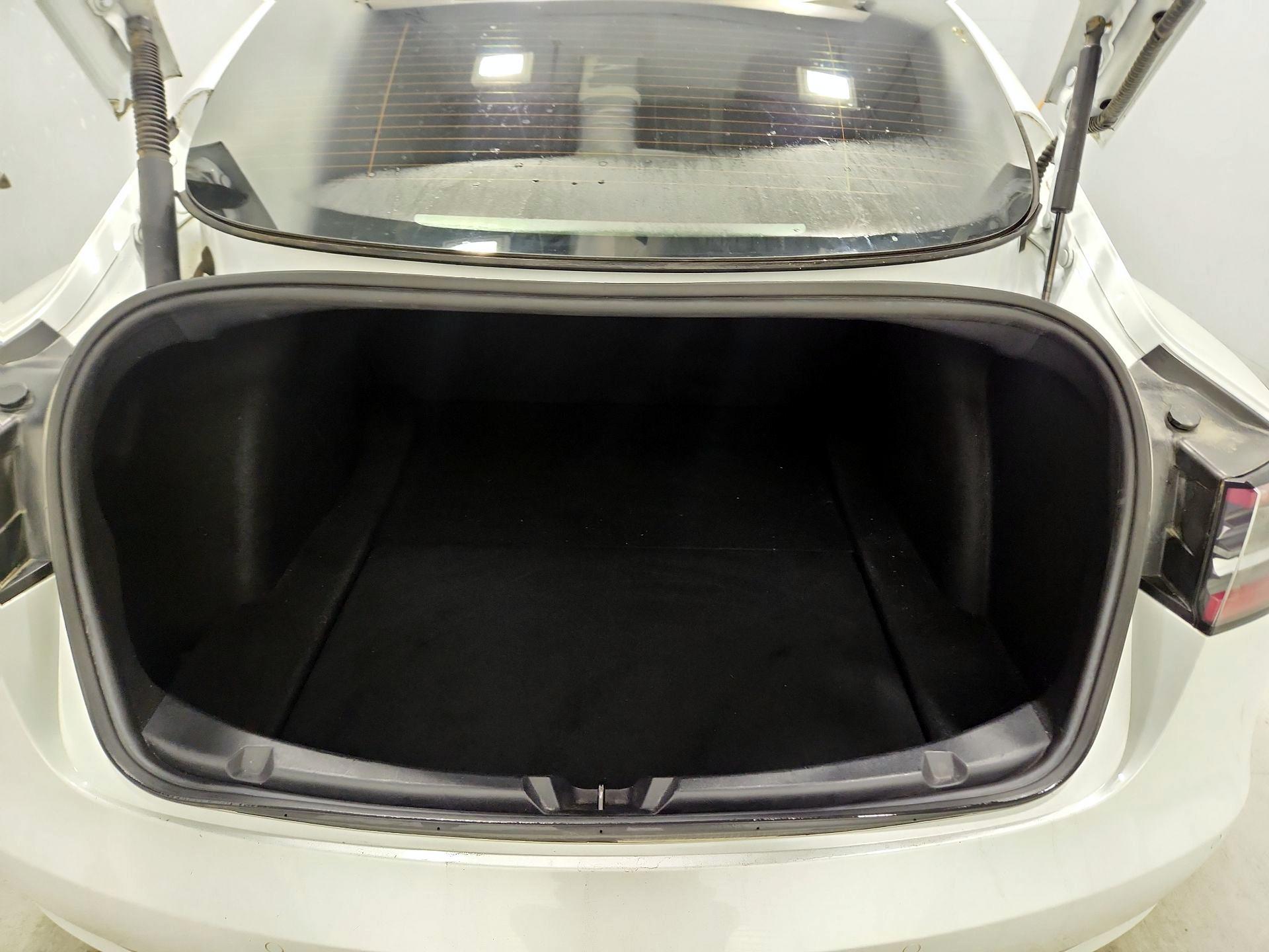 Thumbnail: 2022 Tesla Model 3 - 19