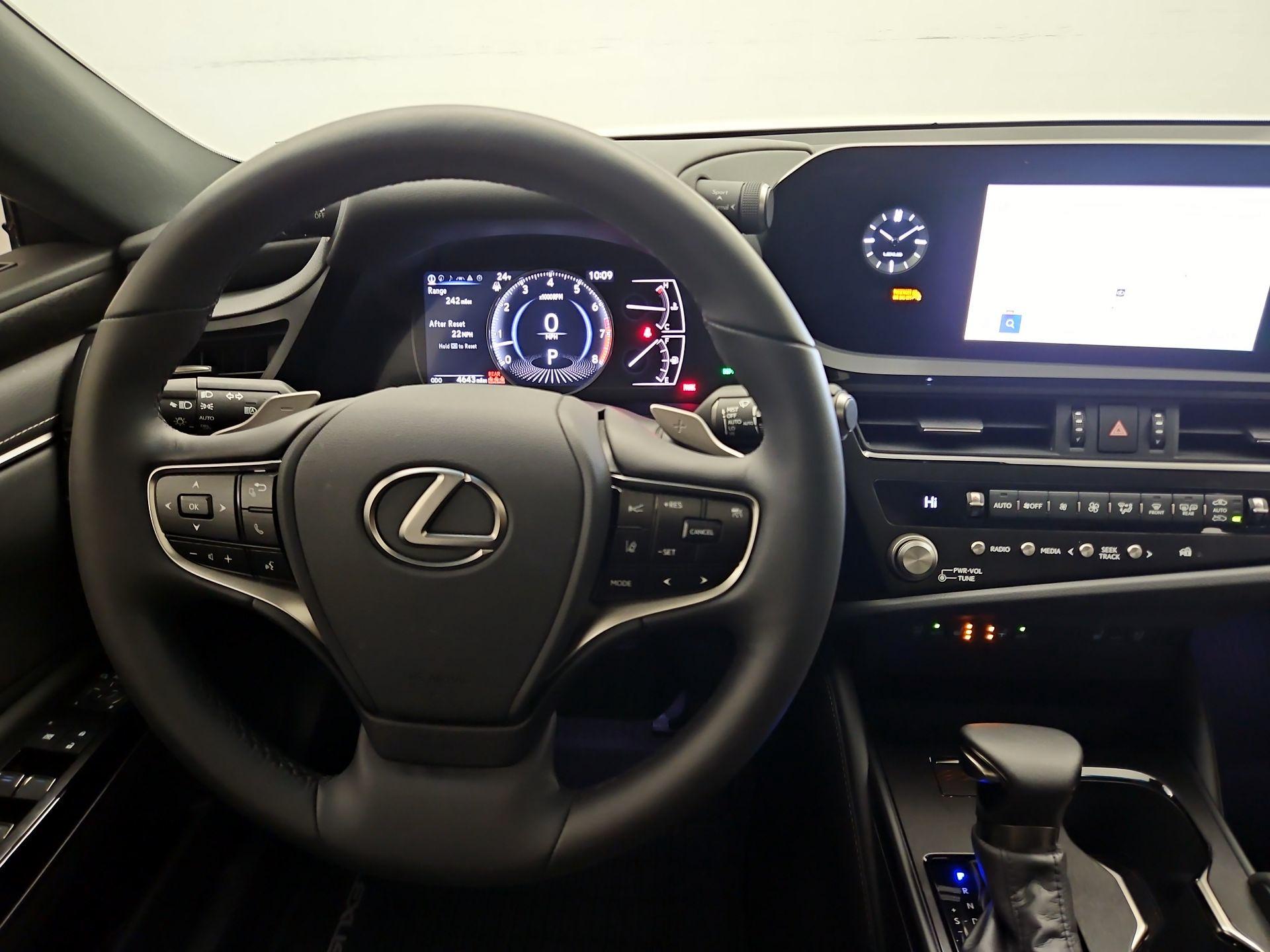 Thumbnail: 2025 Lexus ES - 10