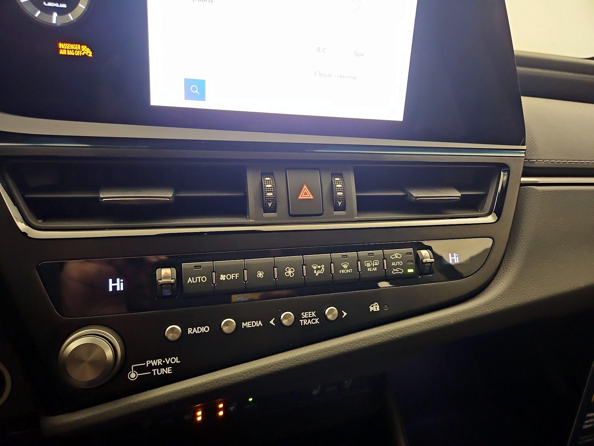 Thumbnail: 2025 Lexus ES - 17