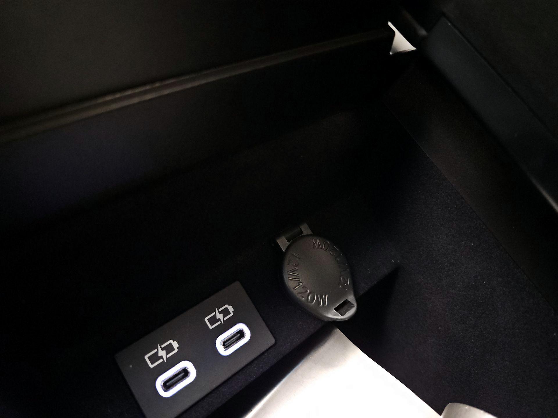 Thumbnail: 2025 Lexus ES - 19