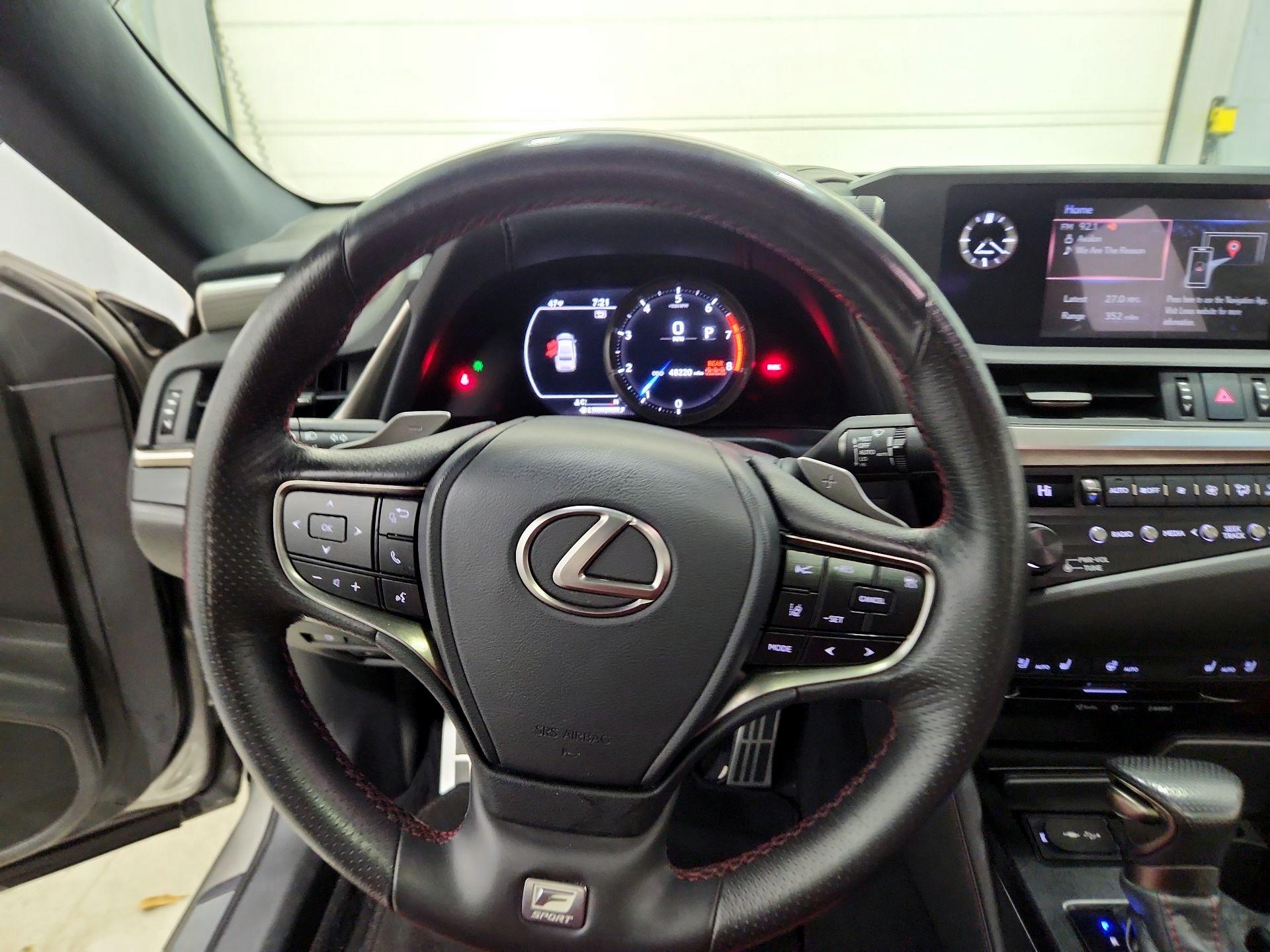 Thumbnail: 2020 Lexus ES - 10