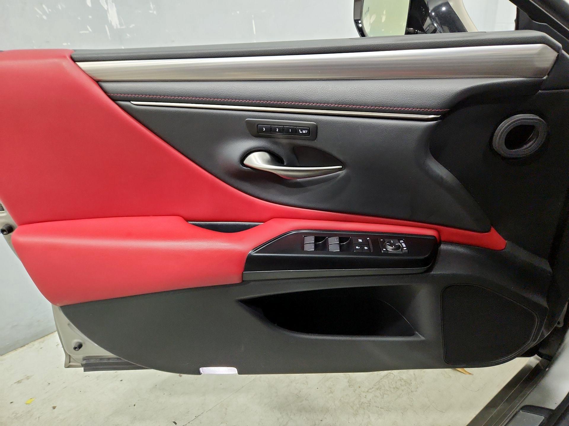 Thumbnail: 2020 Lexus ES - 12