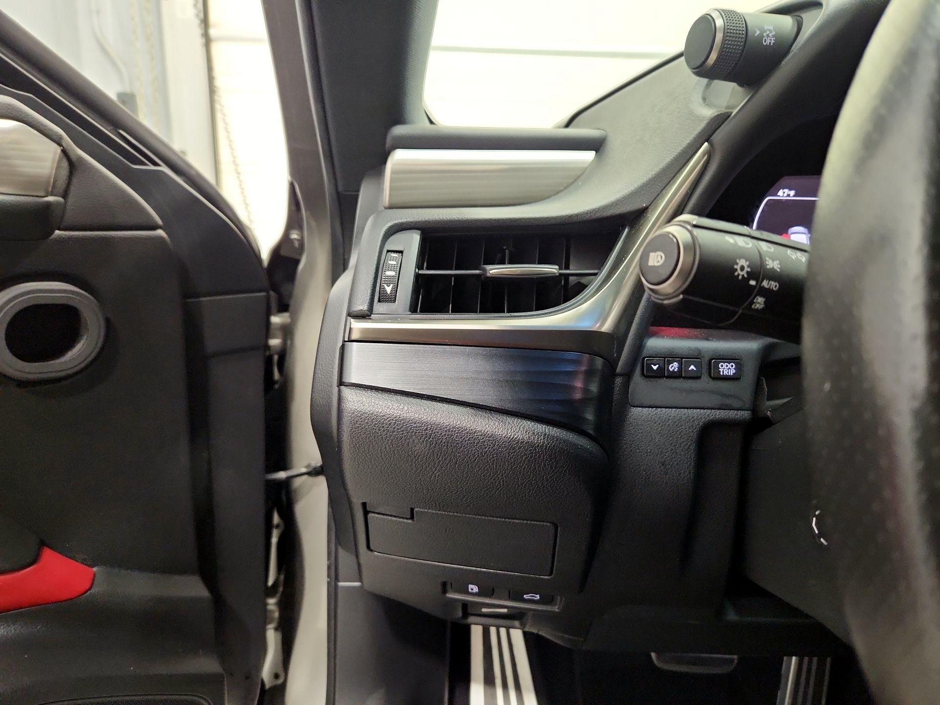 Thumbnail: 2020 Lexus ES - 13