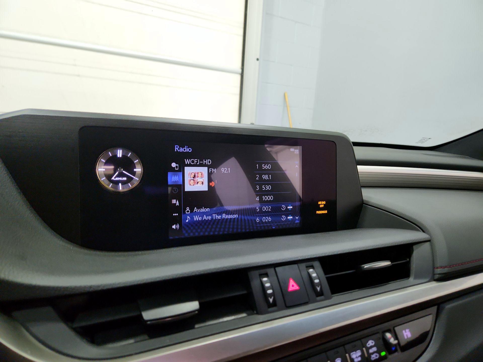 Thumbnail: 2020 Lexus ES - 15