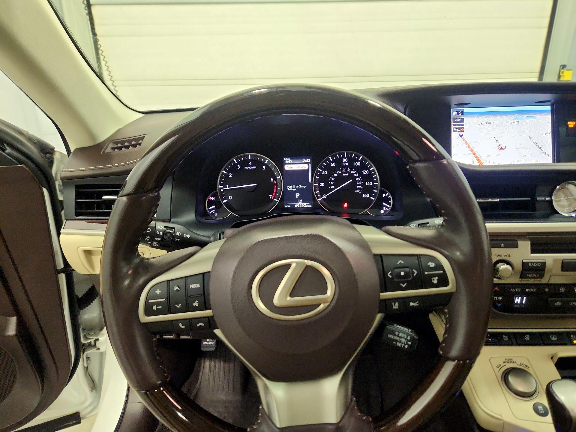 Thumbnail: 2018 Lexus ES - 10