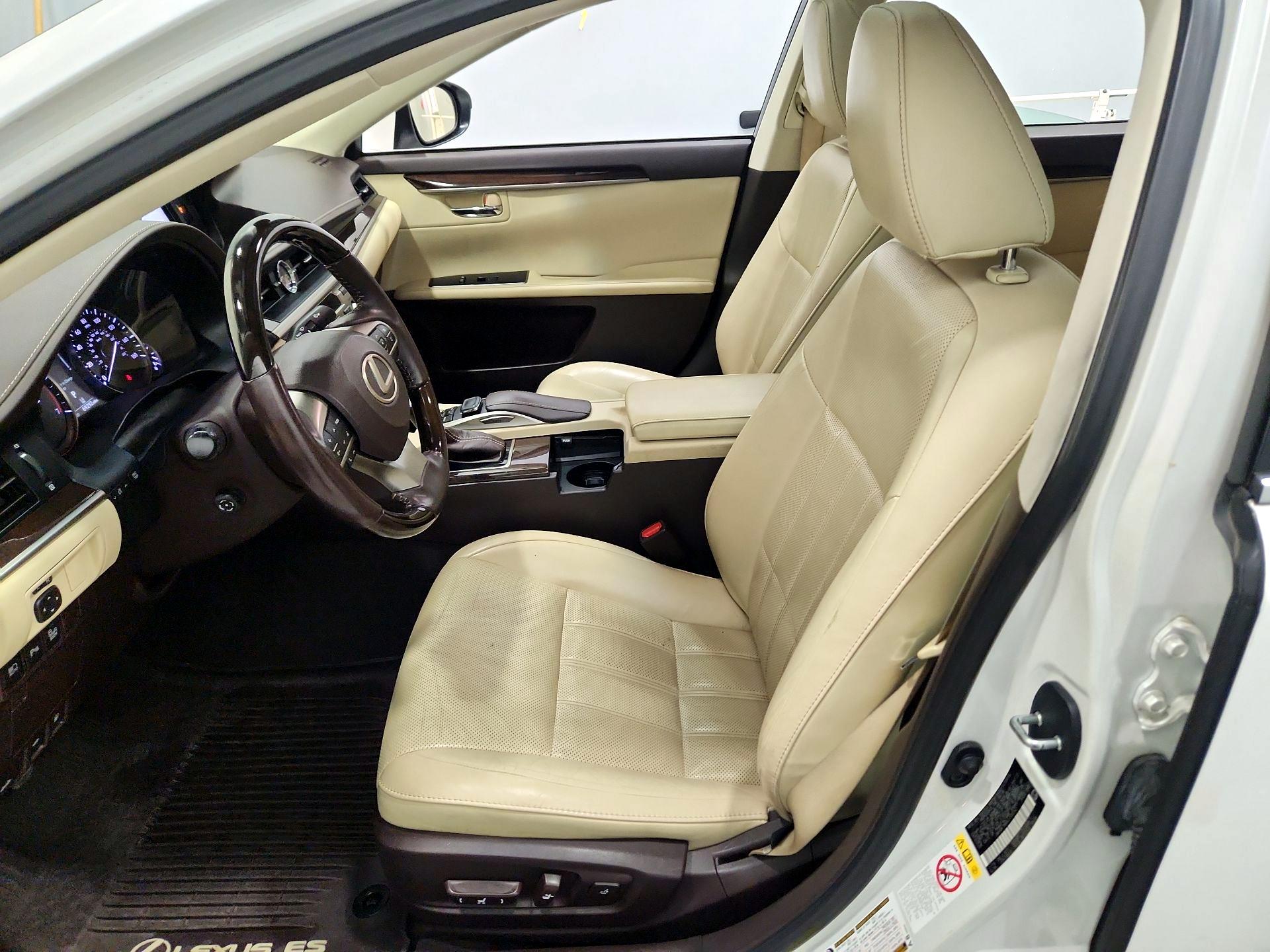 Thumbnail: 2018 Lexus ES - 11