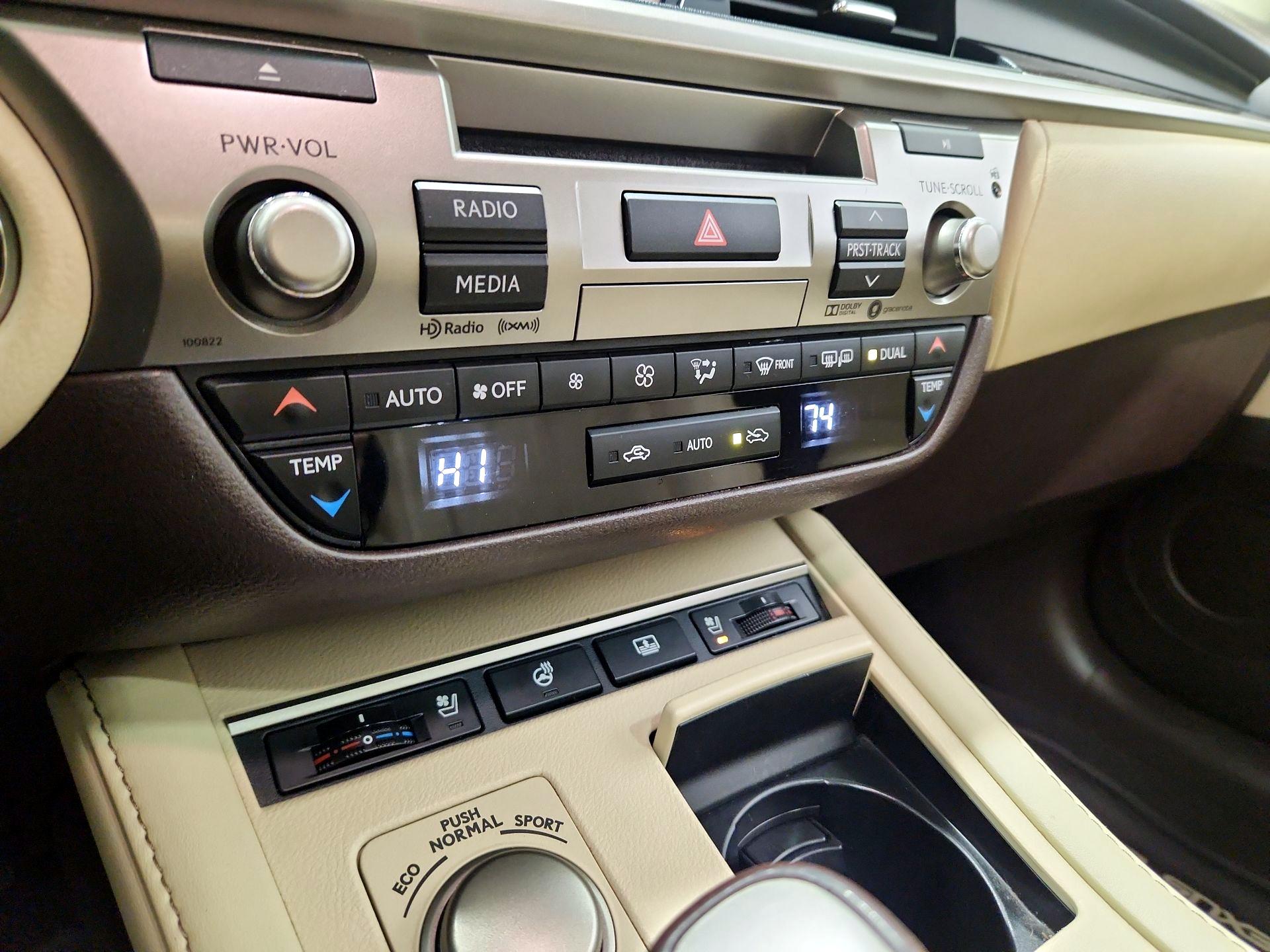 Thumbnail: 2018 Lexus ES - 17