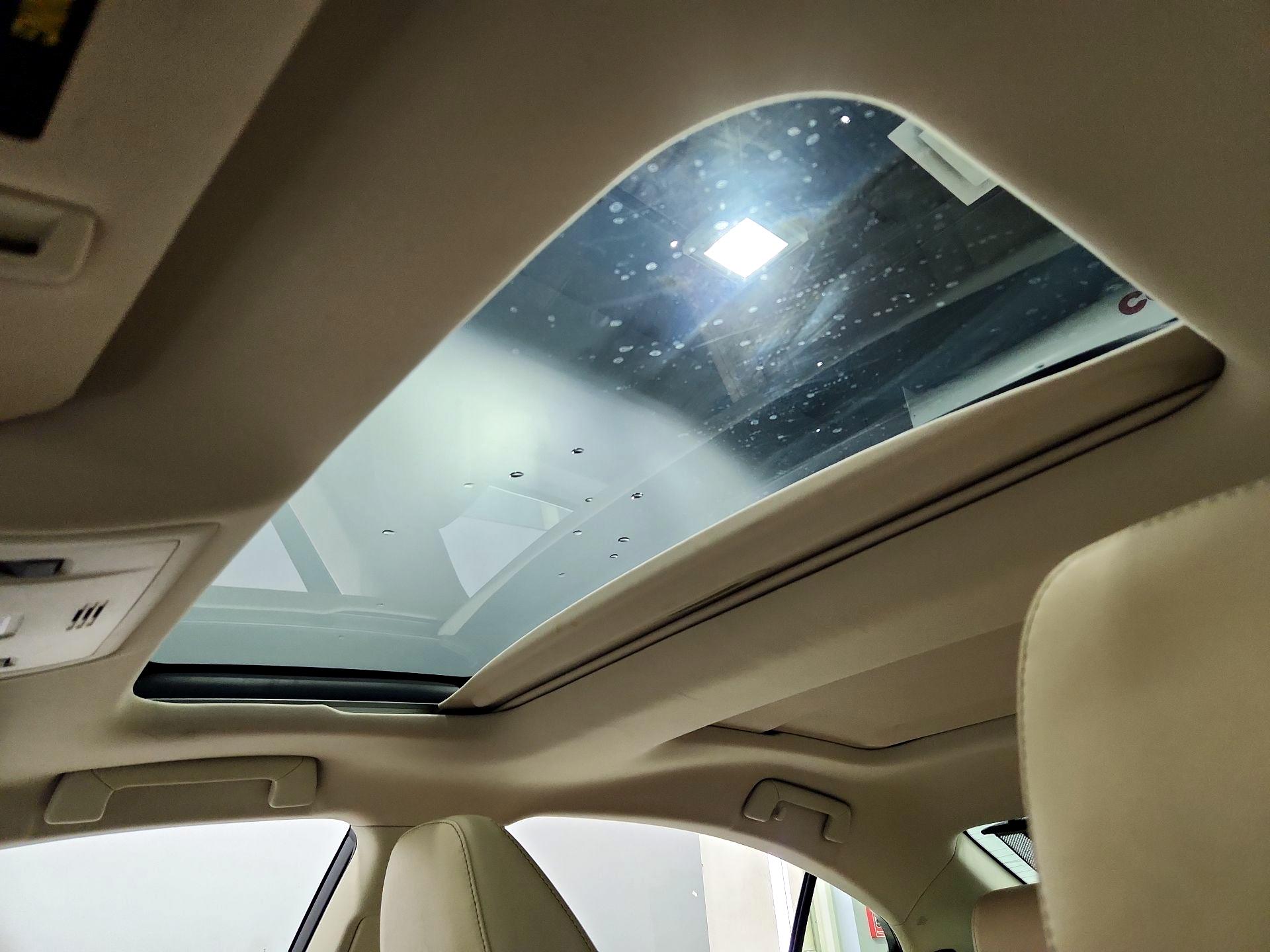 Thumbnail: 2018 Lexus ES - 20