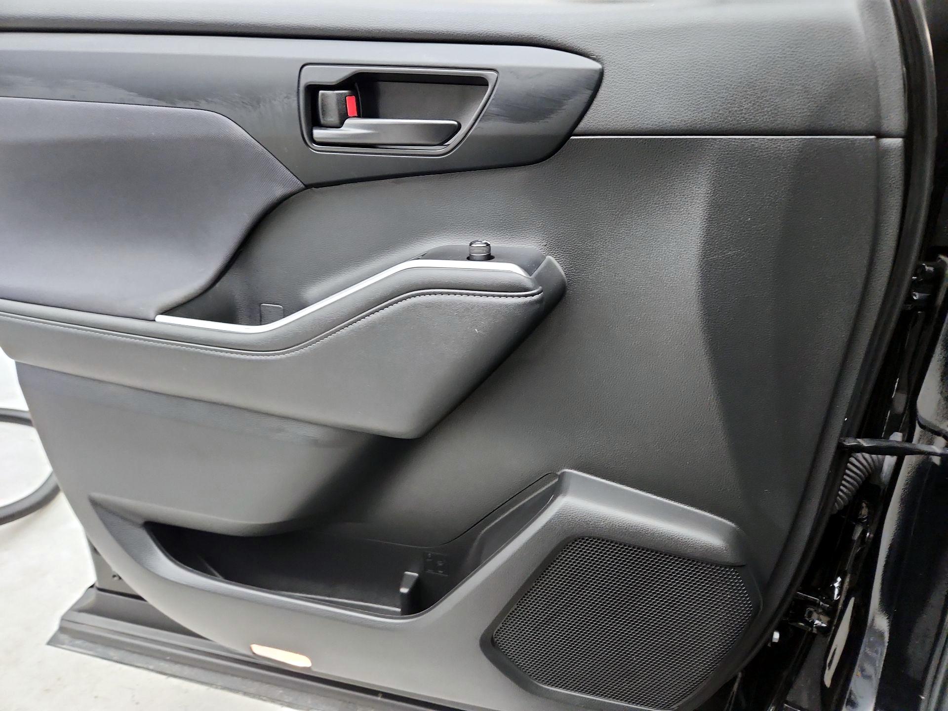 Thumbnail: 2022 Toyota Highlander - 12