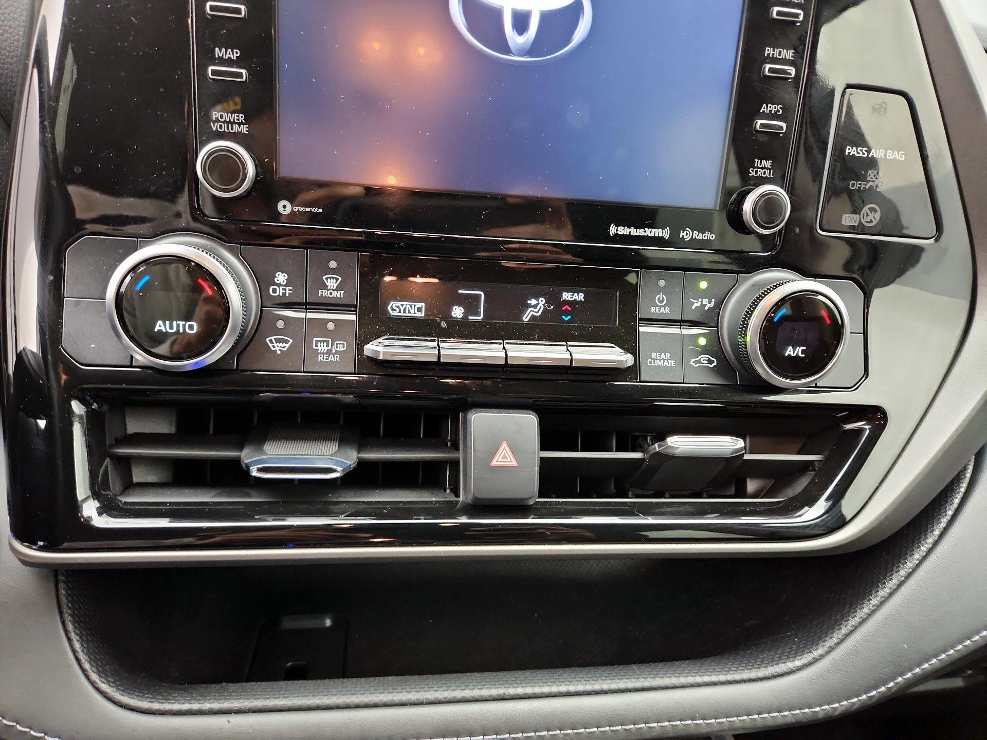 Thumbnail: 2022 Toyota Highlander - 16