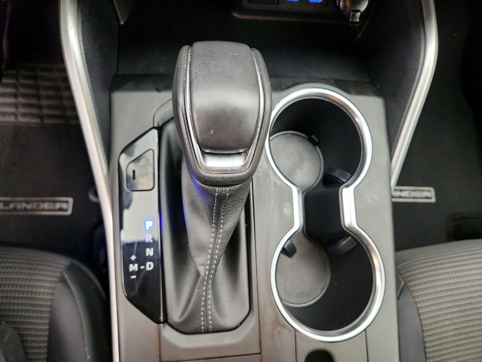 Thumbnail: 2022 Toyota Highlander - 17