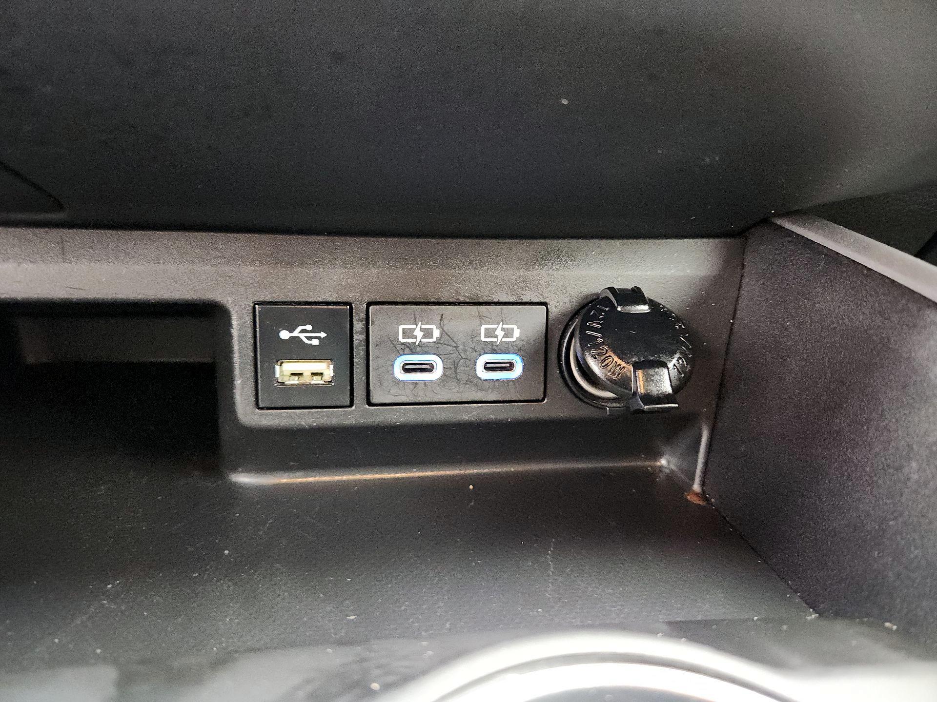 Thumbnail: 2022 Toyota Highlander - 18