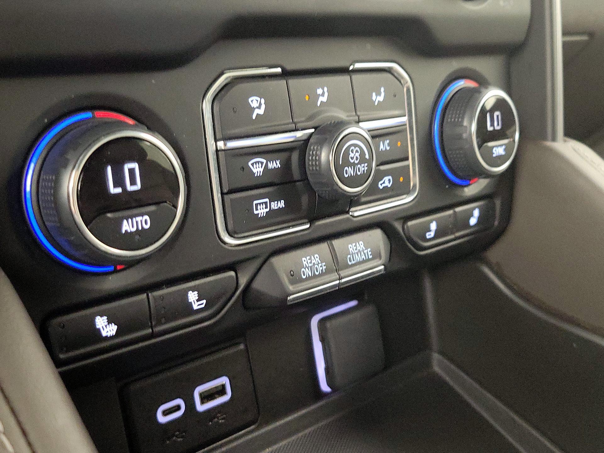 Thumbnail: 2024 Chevrolet Suburban - 17