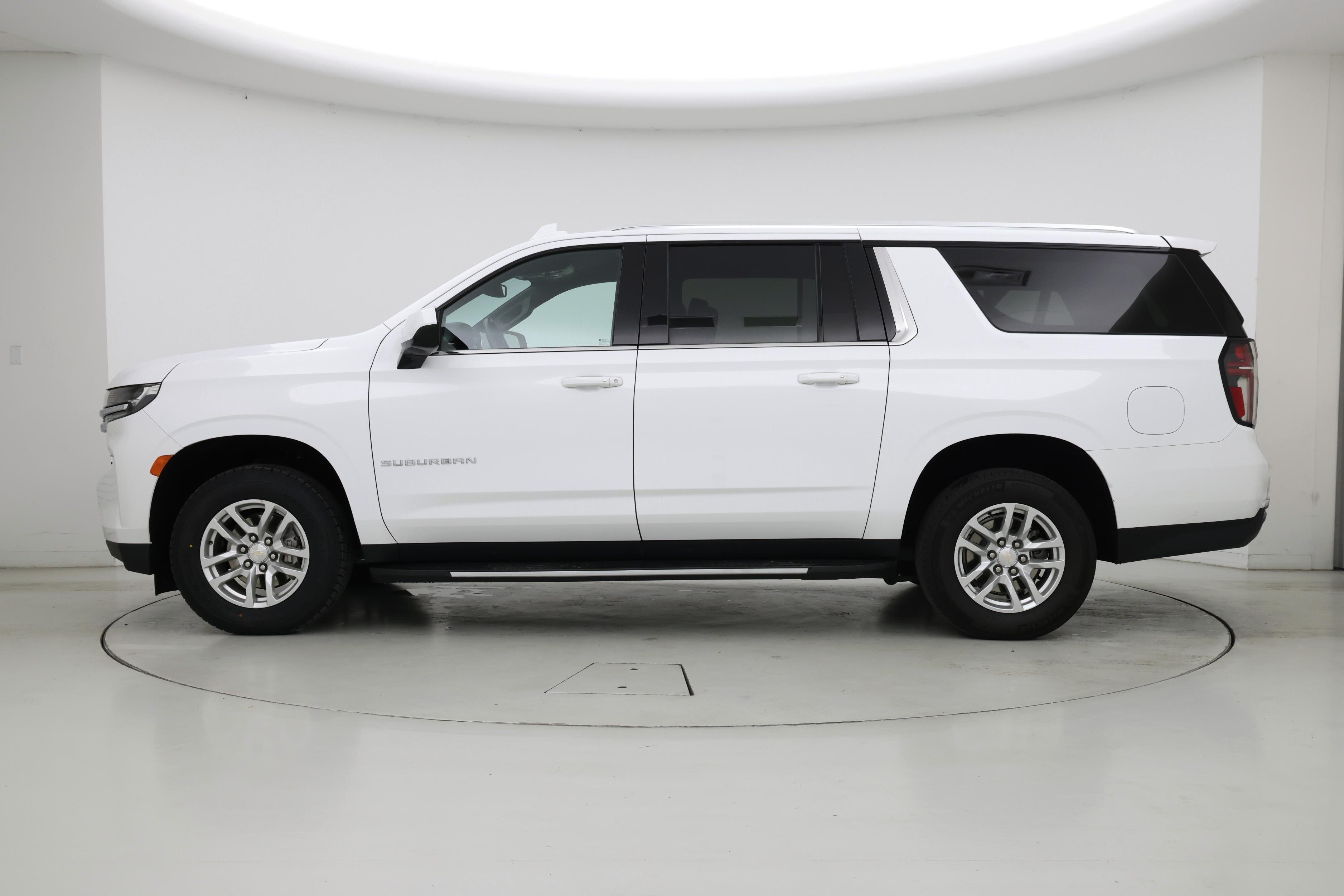 Thumbnail: 2024 Chevrolet Suburban - 3