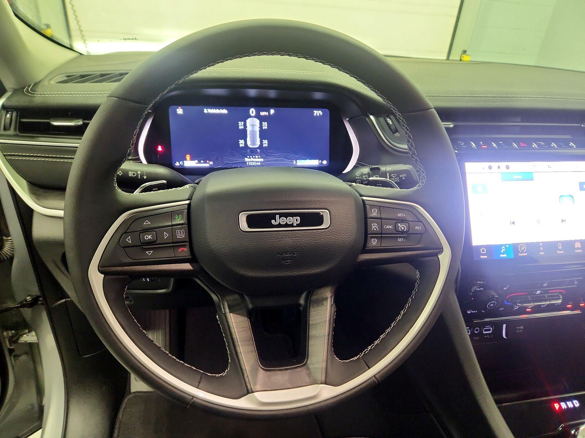 Thumbnail: 2023 Jeep Grand Cherokee - 10