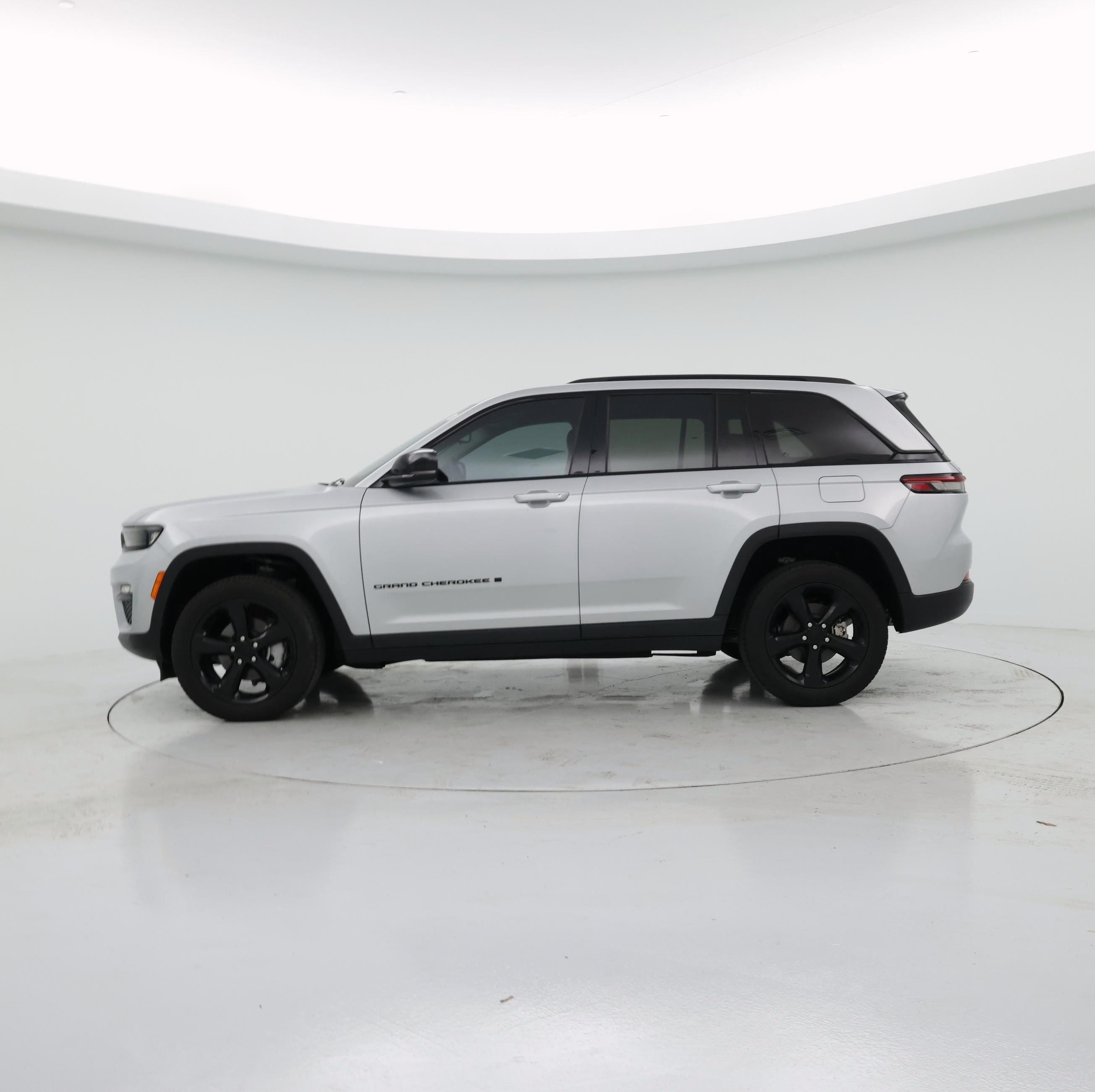 Thumbnail: 2023 Jeep Grand Cherokee - 3