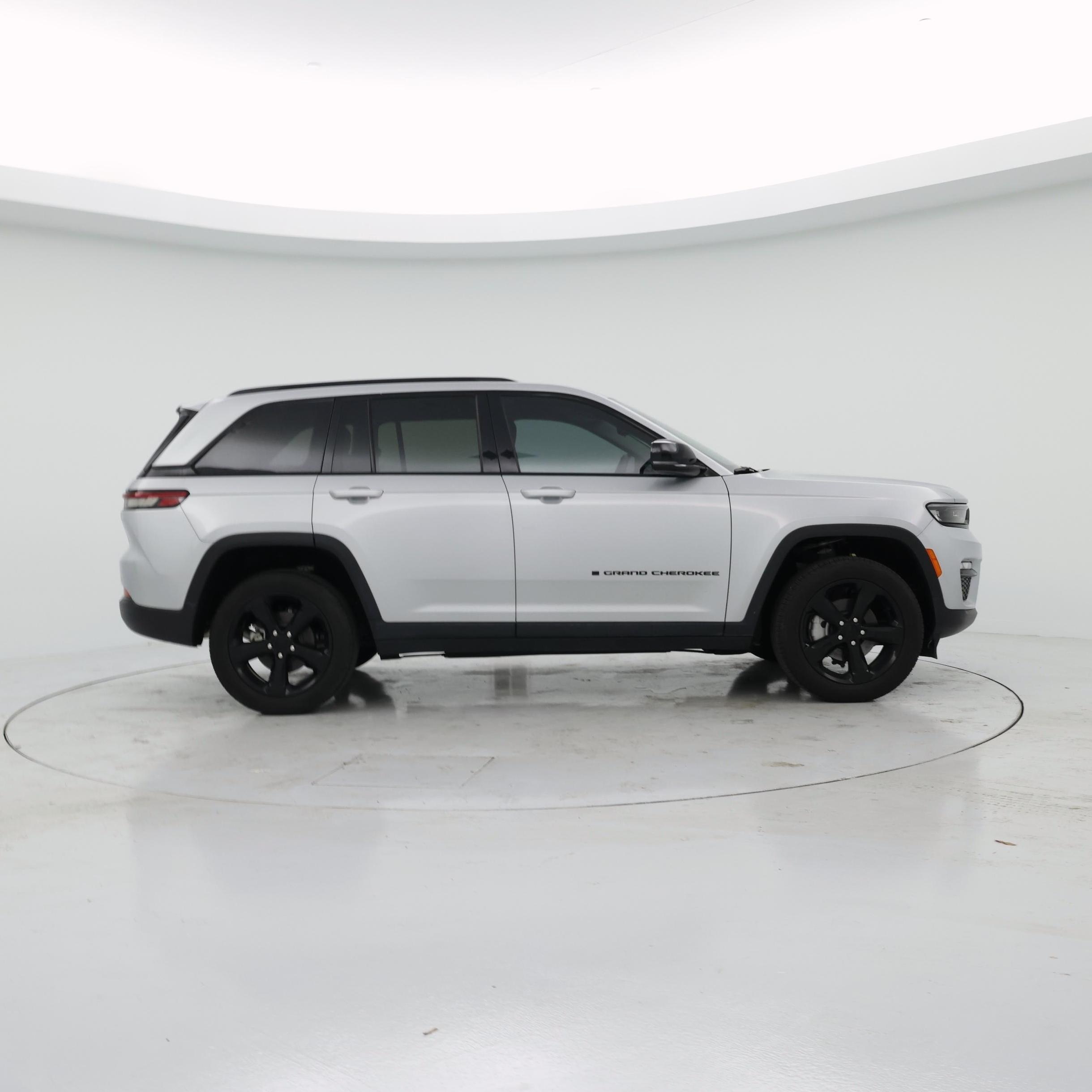 Thumbnail: 2023 Jeep Grand Cherokee - 7