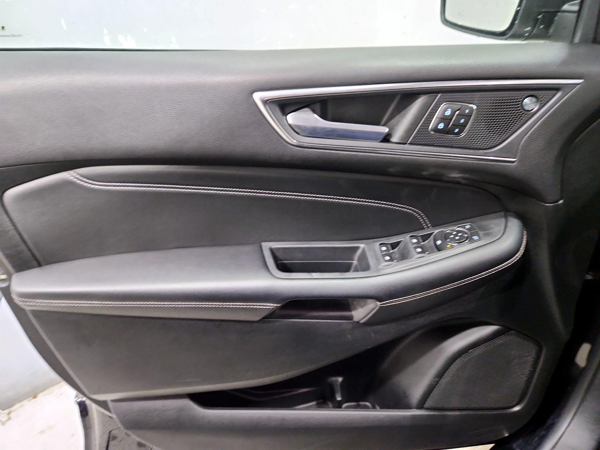 Thumbnail: 2022 Ford Edge - 12