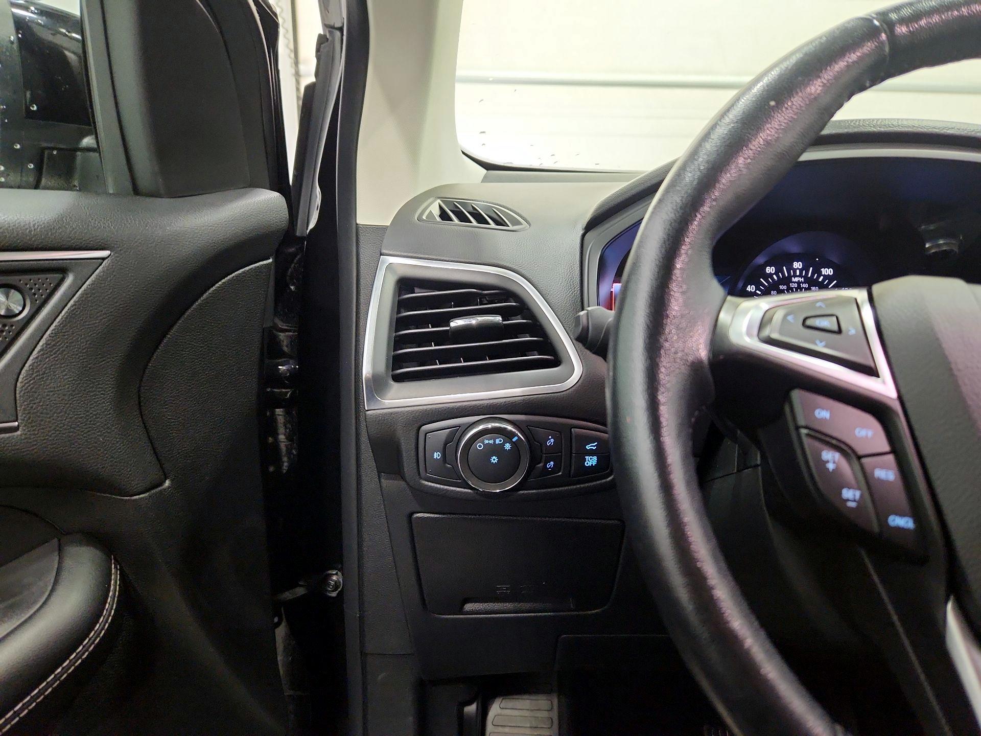 Thumbnail: 2022 Ford Edge - 13