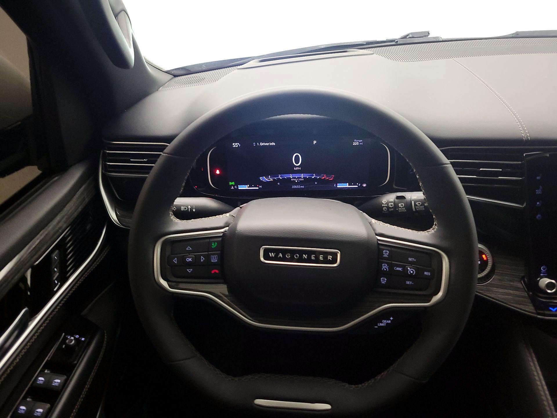 Thumbnail: 2022 Jeep Wagoneer - 10