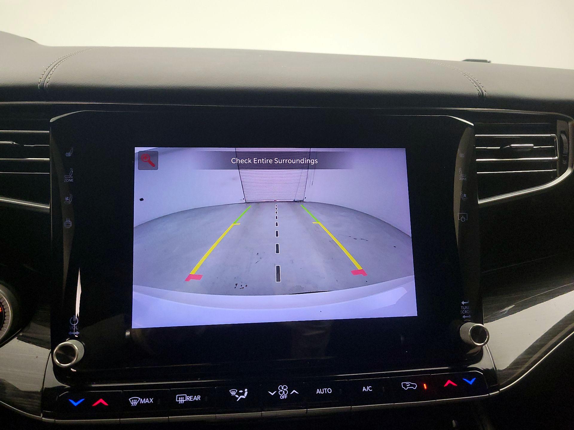 Thumbnail: 2022 Jeep Wagoneer - 15