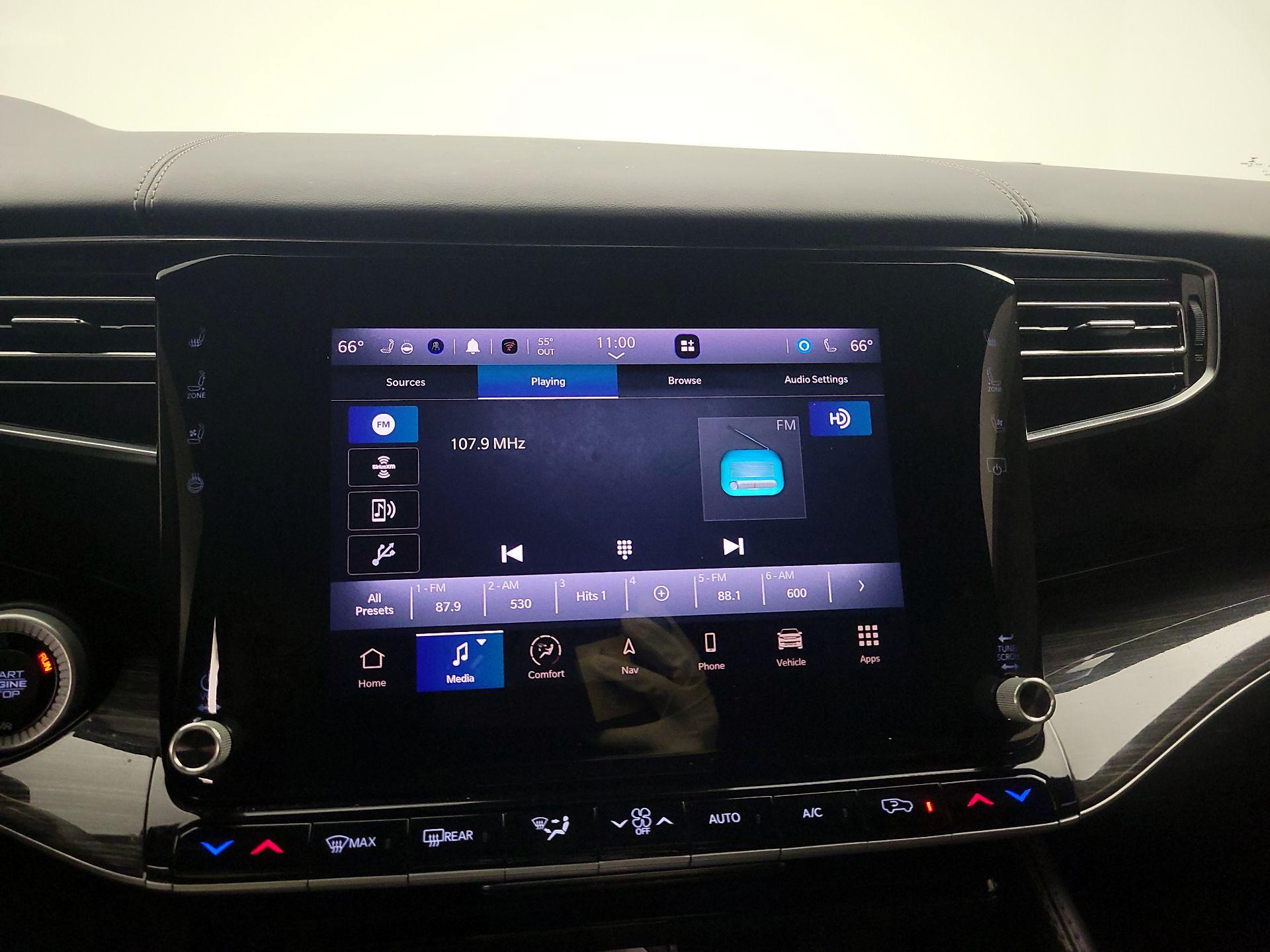 Thumbnail: 2022 Jeep Wagoneer - 16