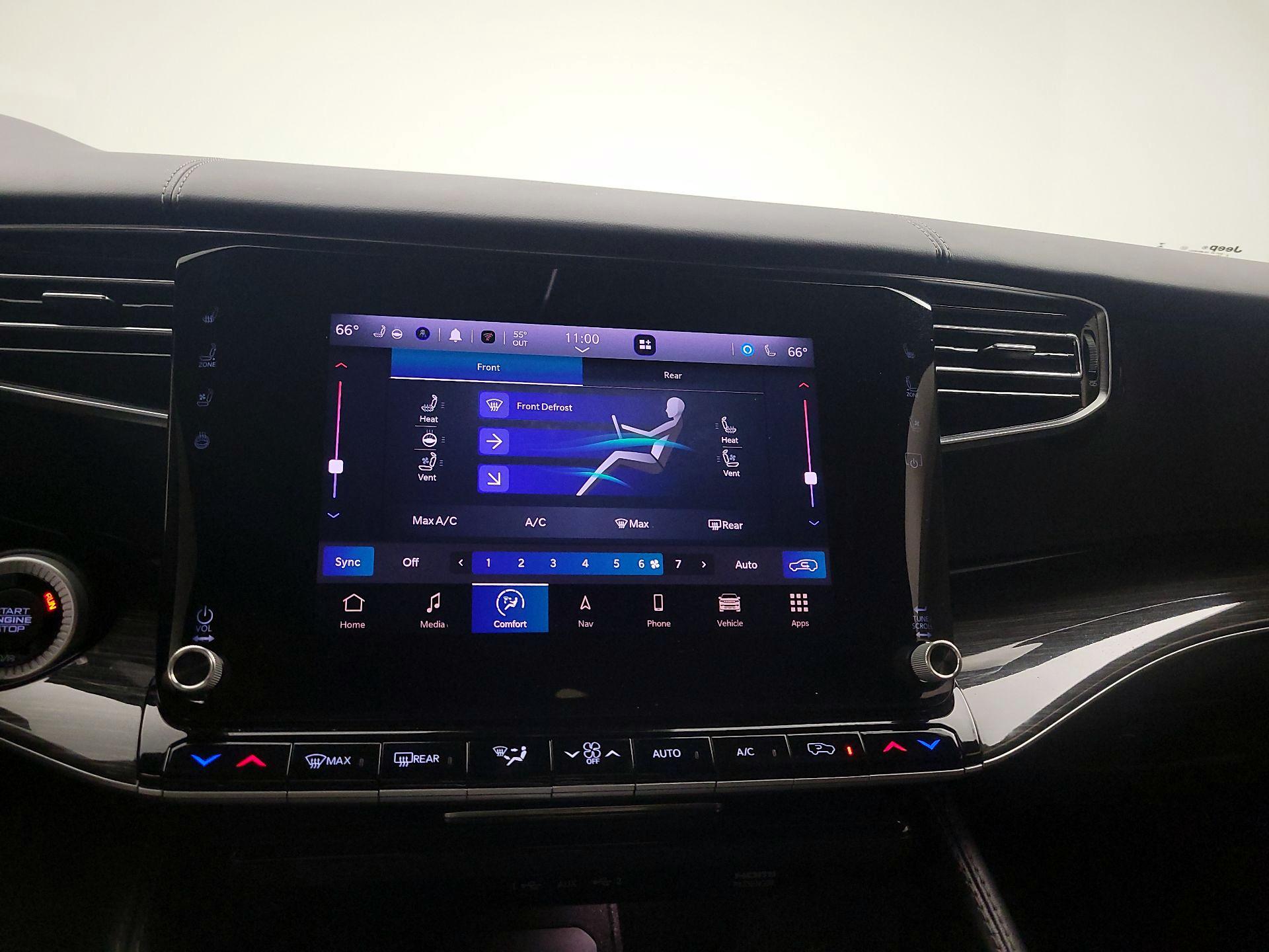 Thumbnail: 2022 Jeep Wagoneer - 17