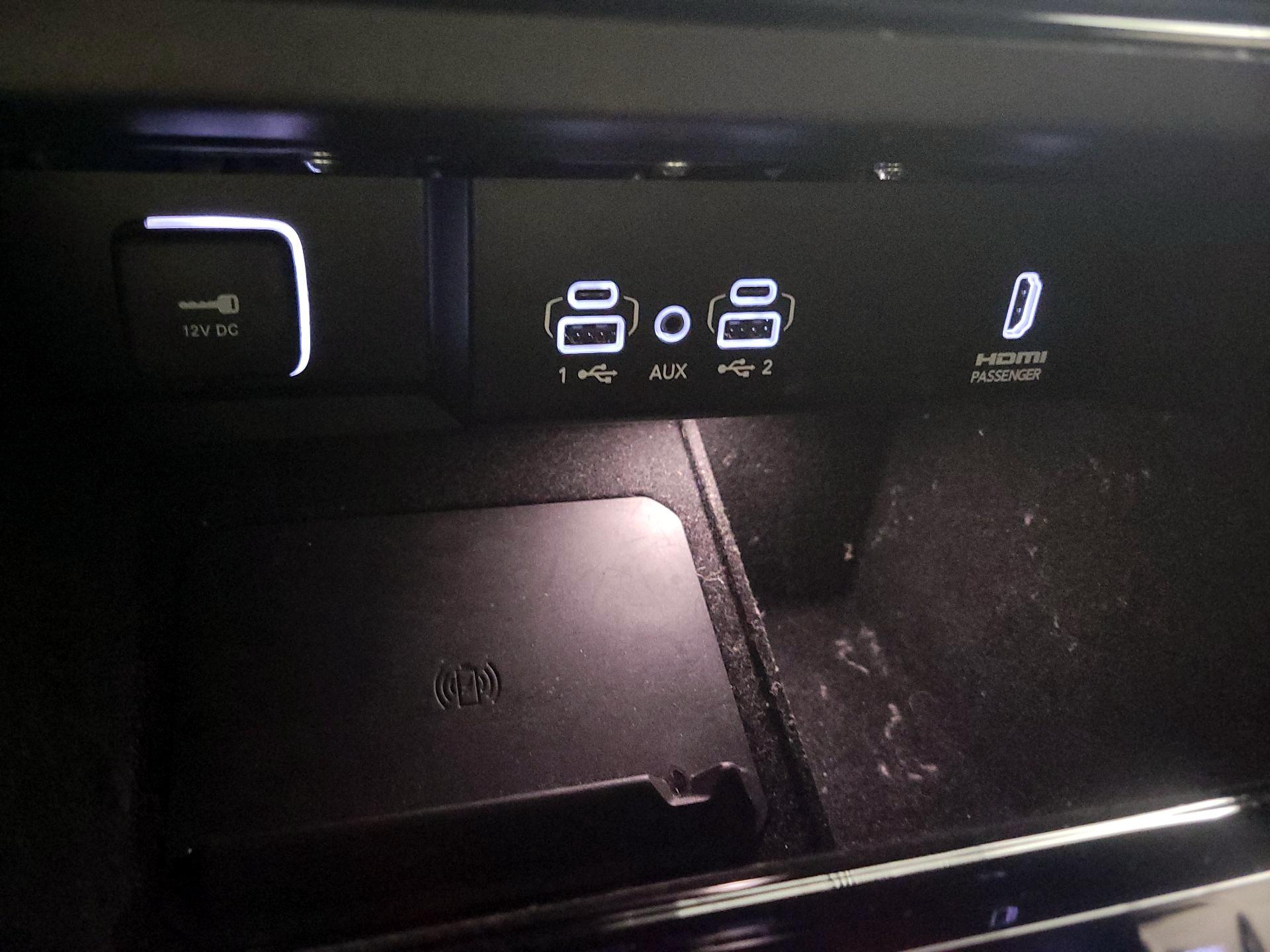 Thumbnail: 2022 Jeep Wagoneer - 19