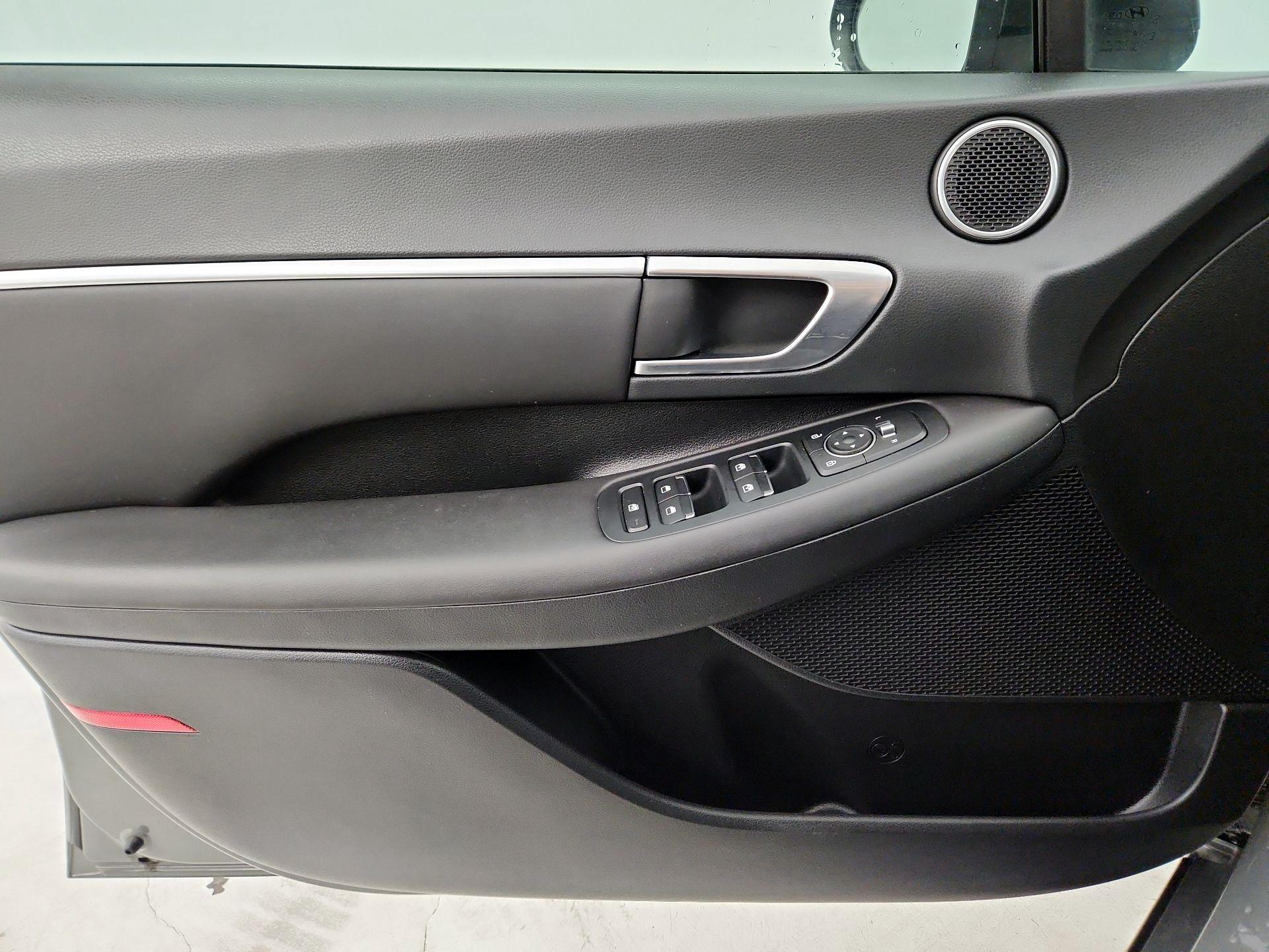 Thumbnail: 2022 Hyundai Sonata - 12