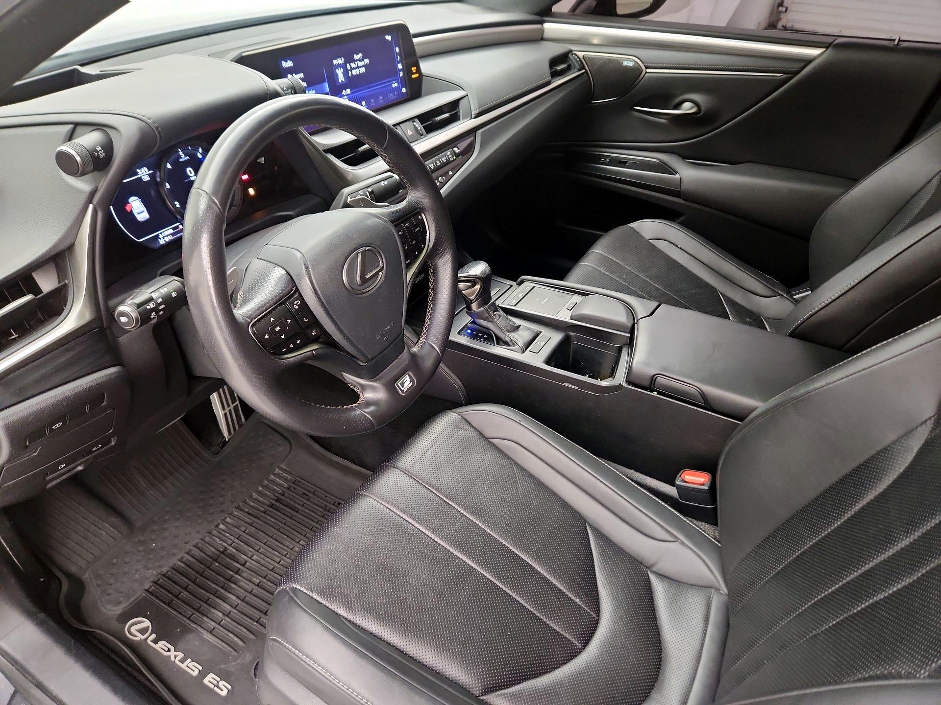 Thumbnail: 2020 Lexus ES - 11