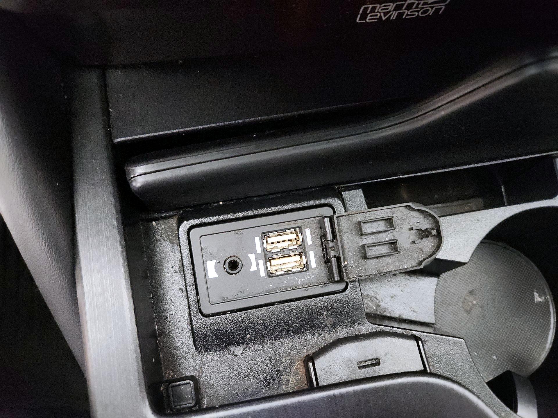 Thumbnail: 2020 Lexus ES - 18