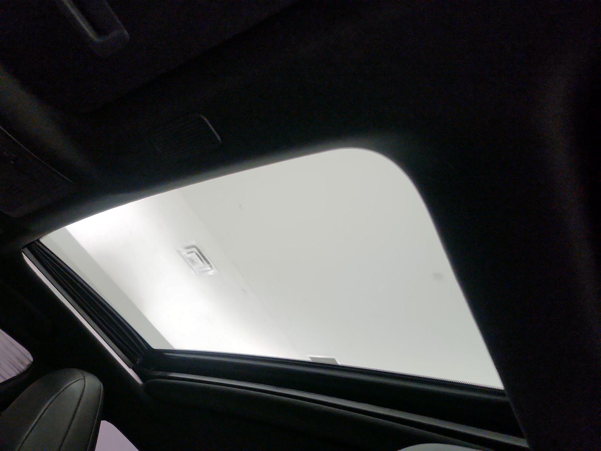 Thumbnail: 2020 Lexus ES - 19