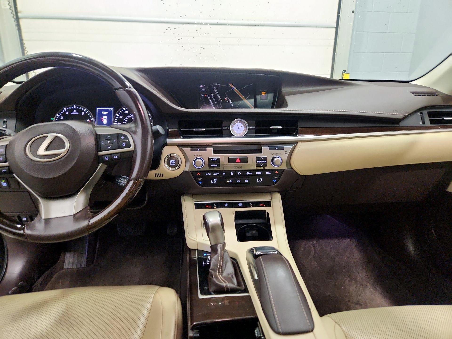 Thumbnail: 2017 Lexus ES - 9