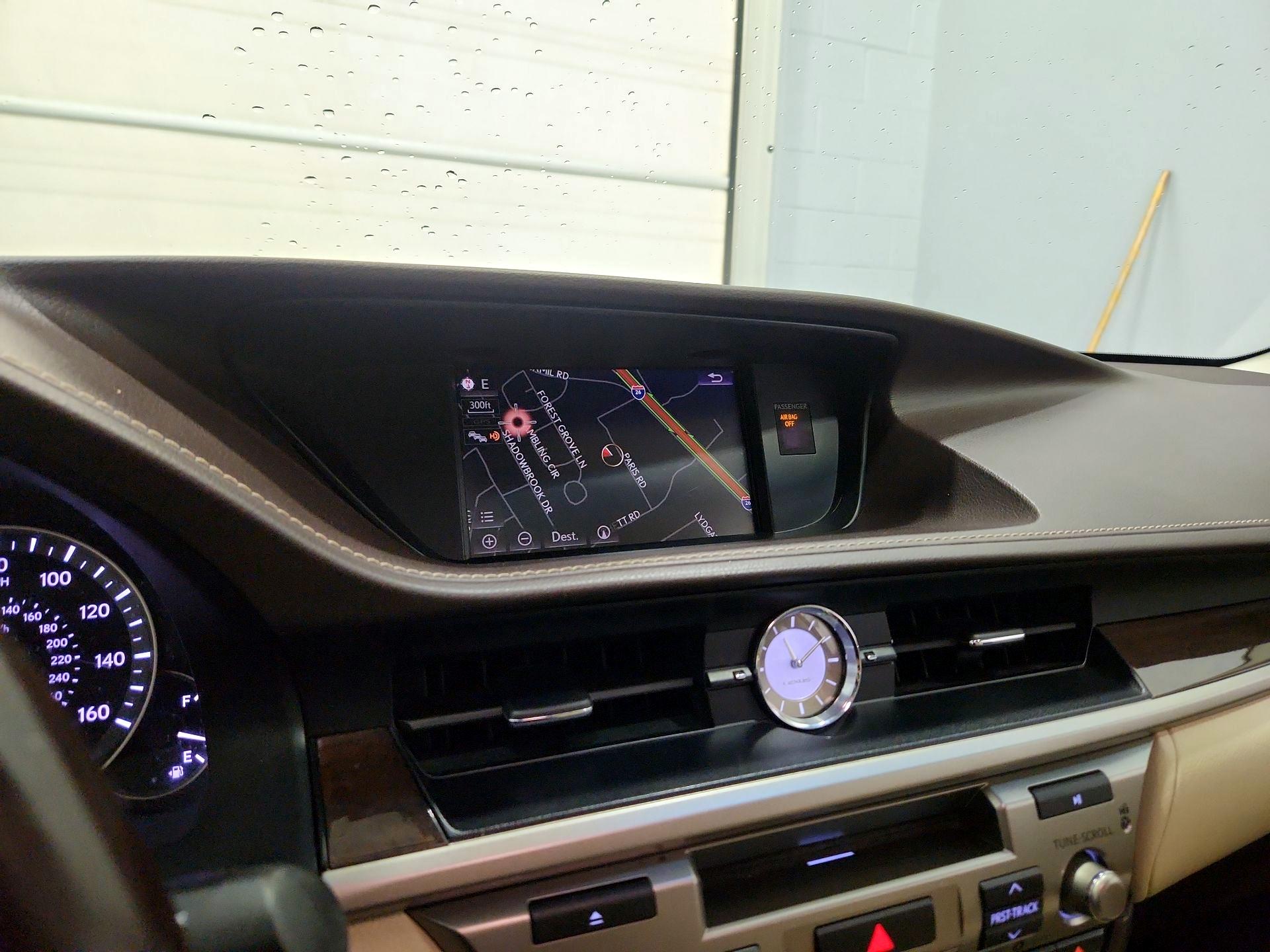 Thumbnail: 2017 Lexus ES - 14