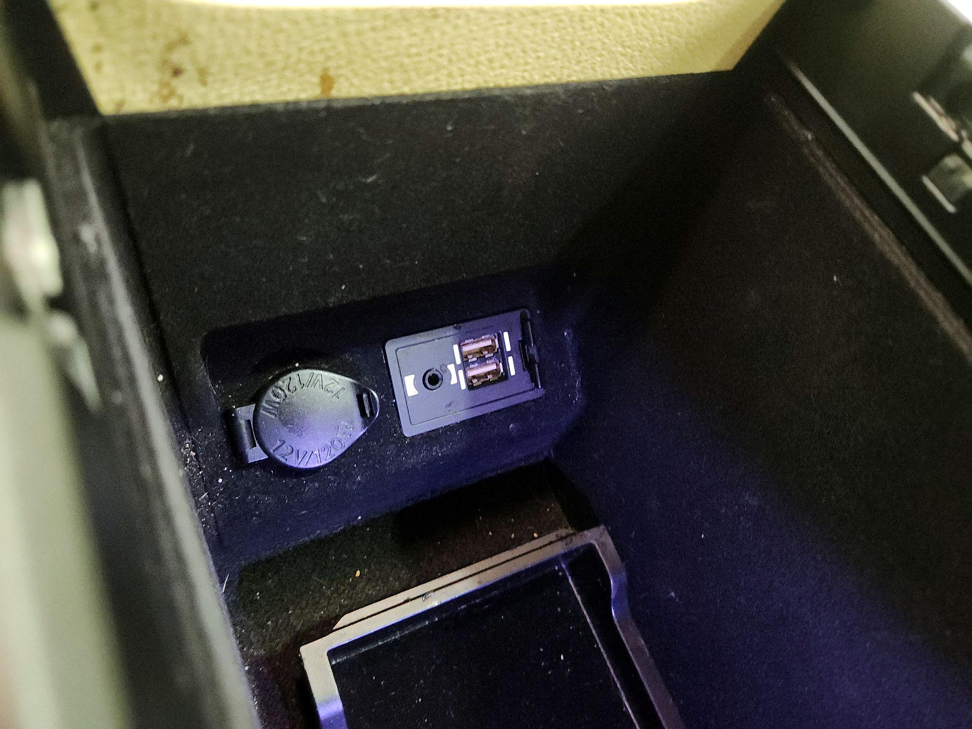 Thumbnail: 2017 Lexus ES - 19