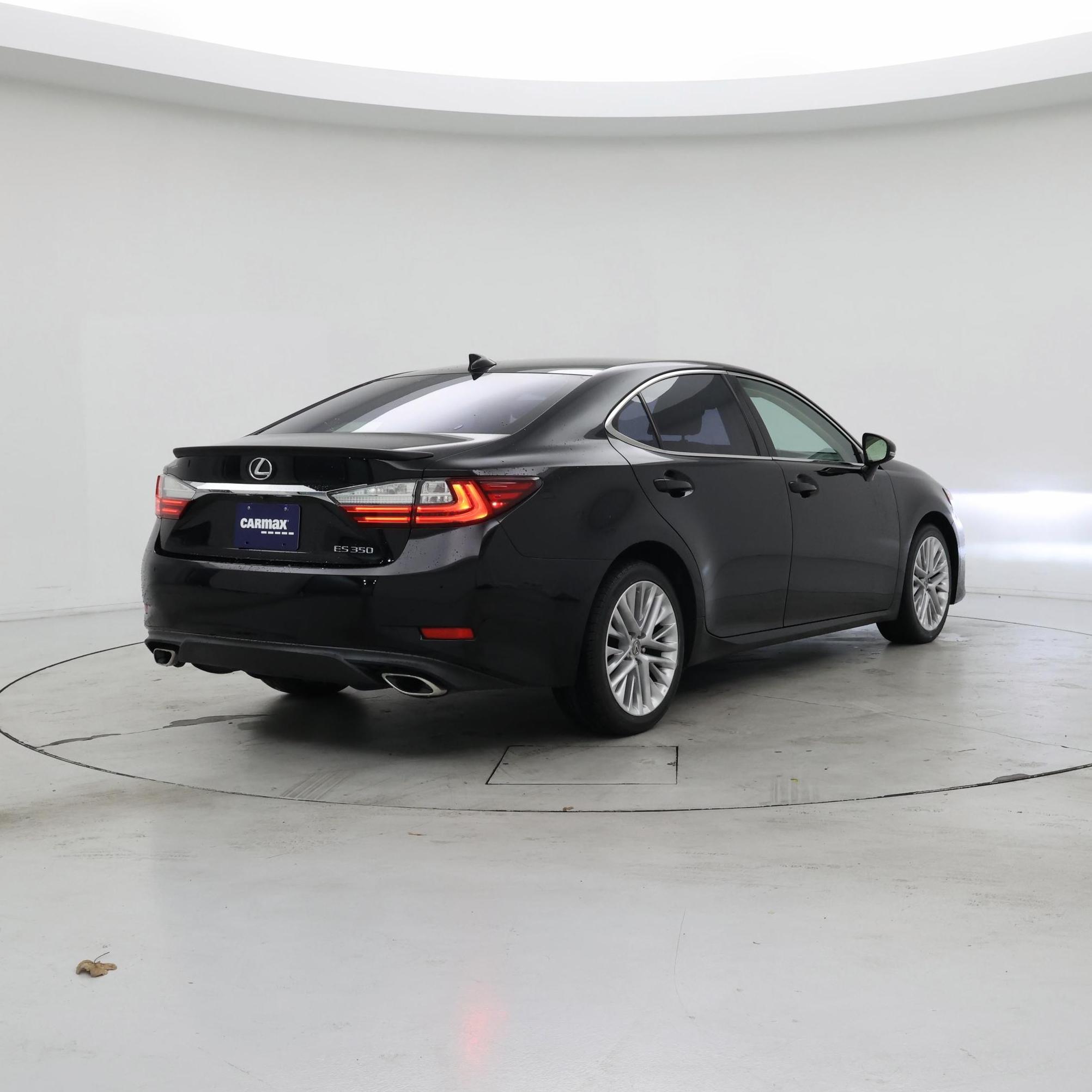 Thumbnail: 2017 Lexus ES - 8