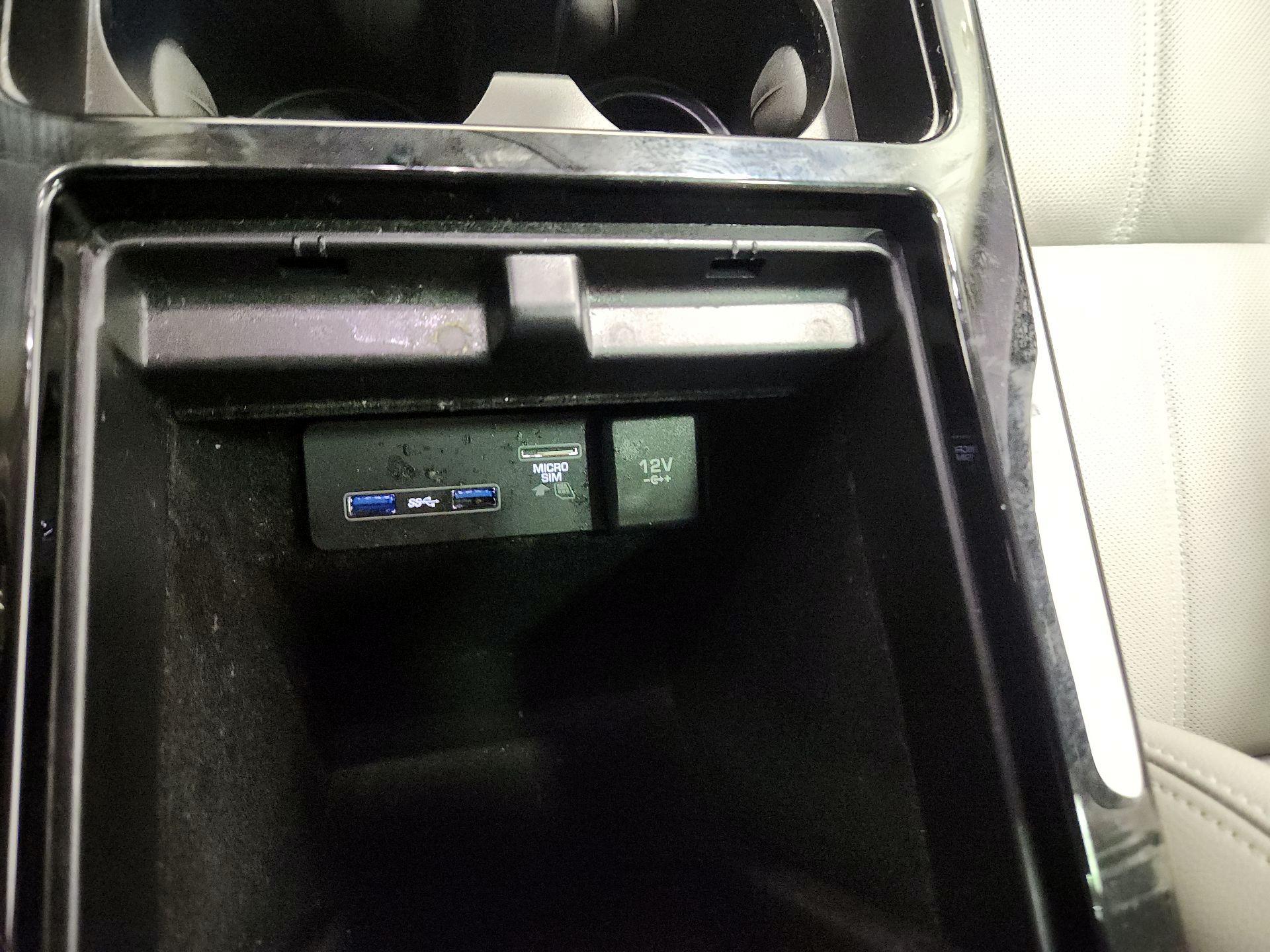 Thumbnail: 2020 Land Rover Range Rover Evoque - 19