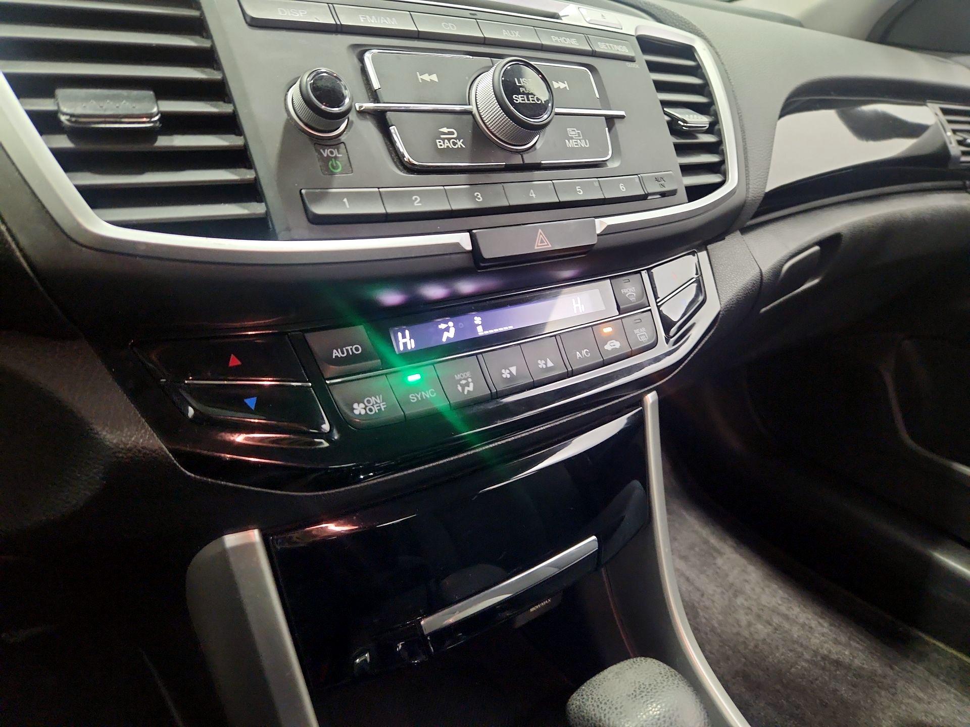 Thumbnail: 2016 Honda Accord - 16